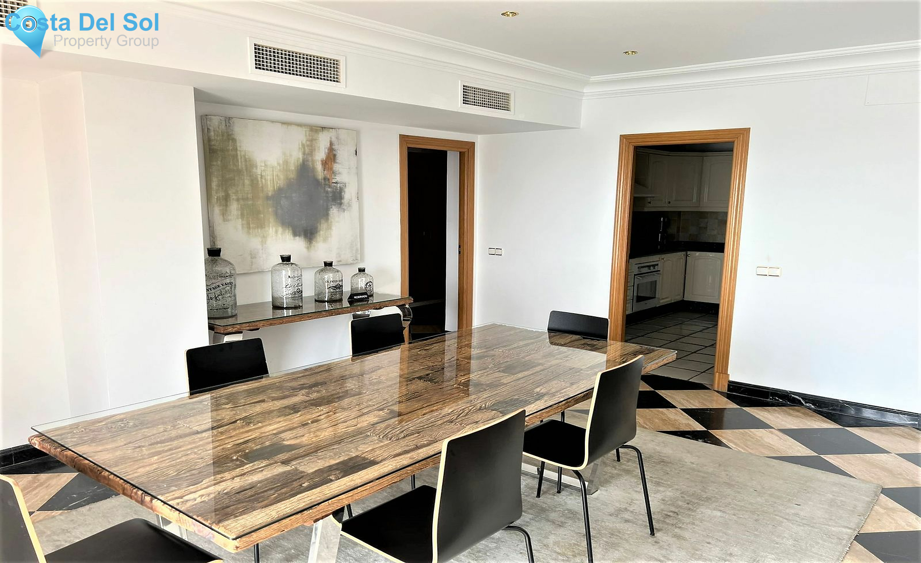 Middle Floor Apartment in Puerto Banús-1496675