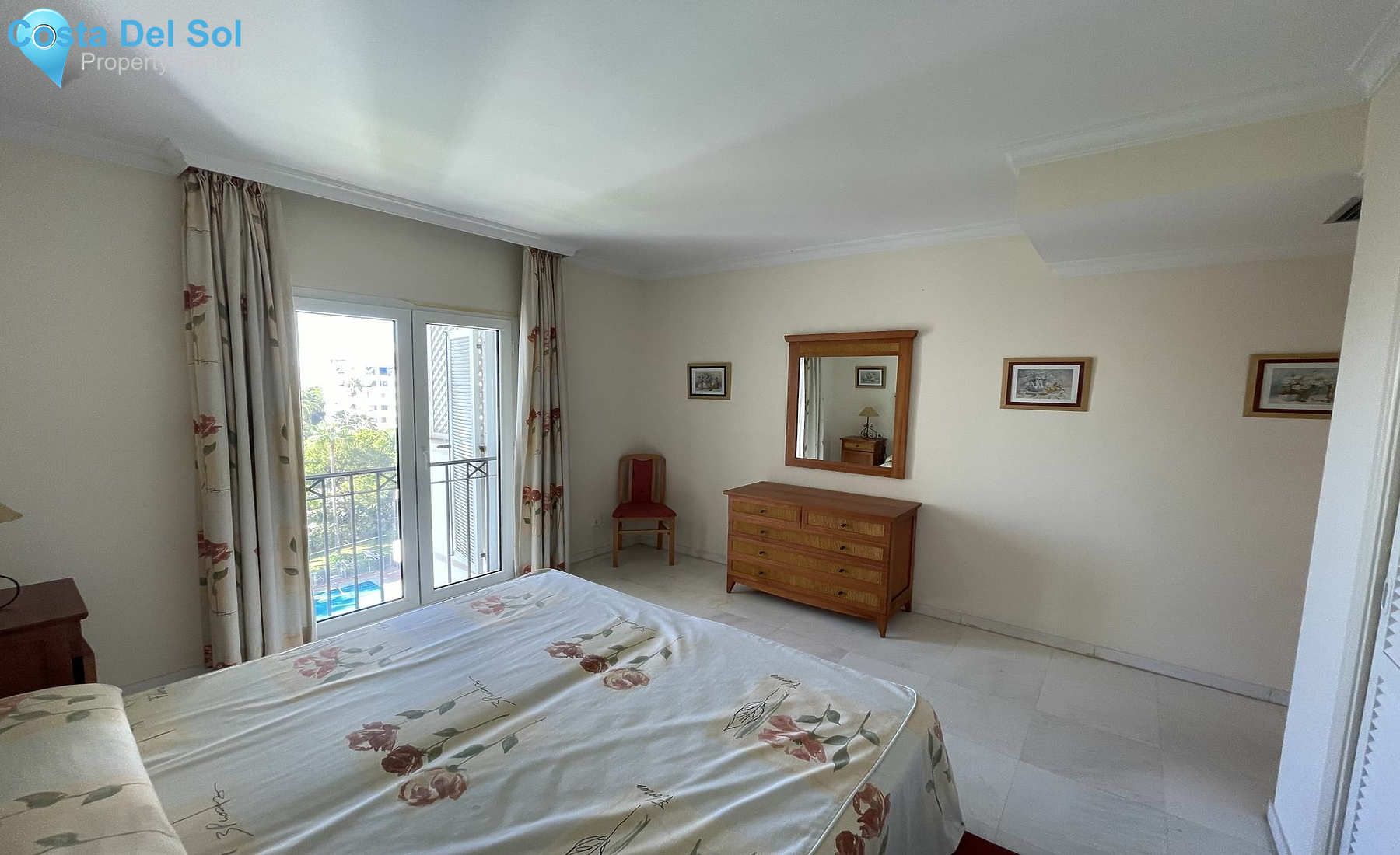 Middle Floor Apartment in Puerto Banús-1517879