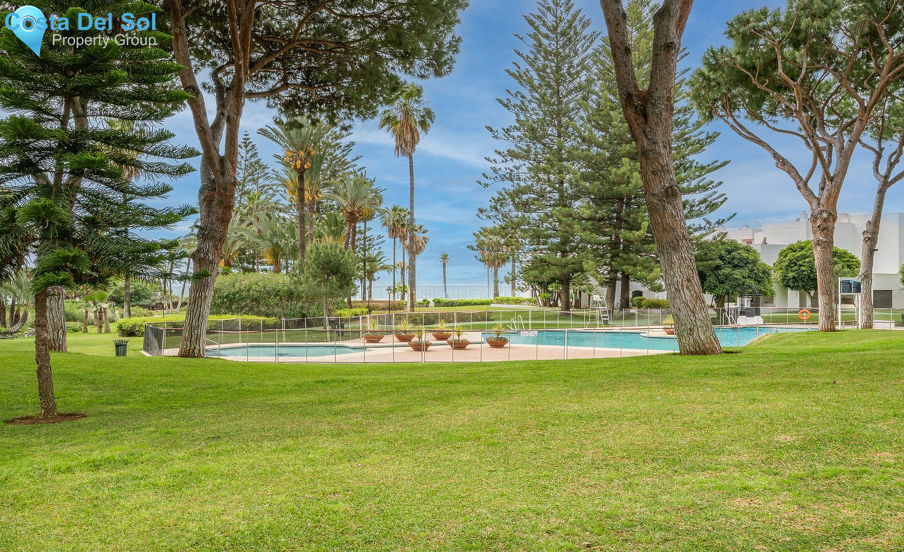Middle Floor Apartment in Puerto Banús-1545012