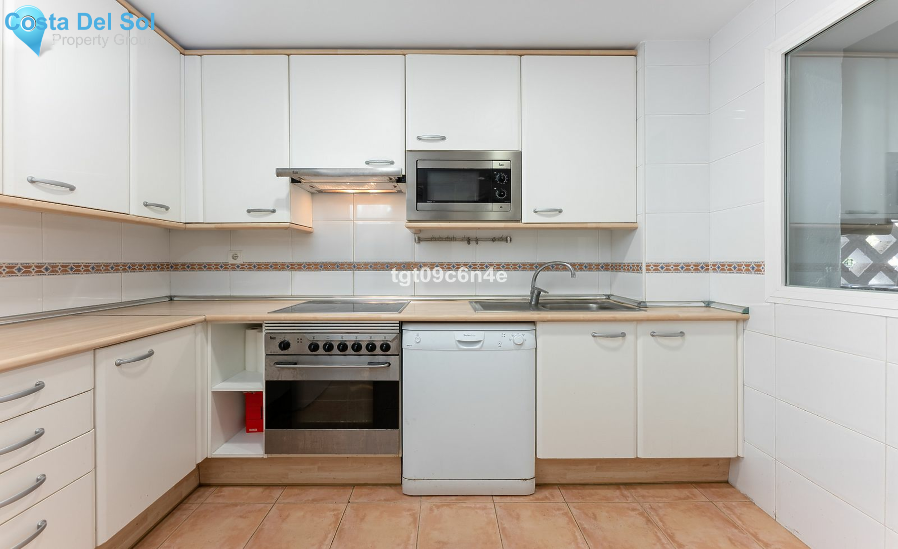 Middle Floor Apartment in Puerto Banús-1550898