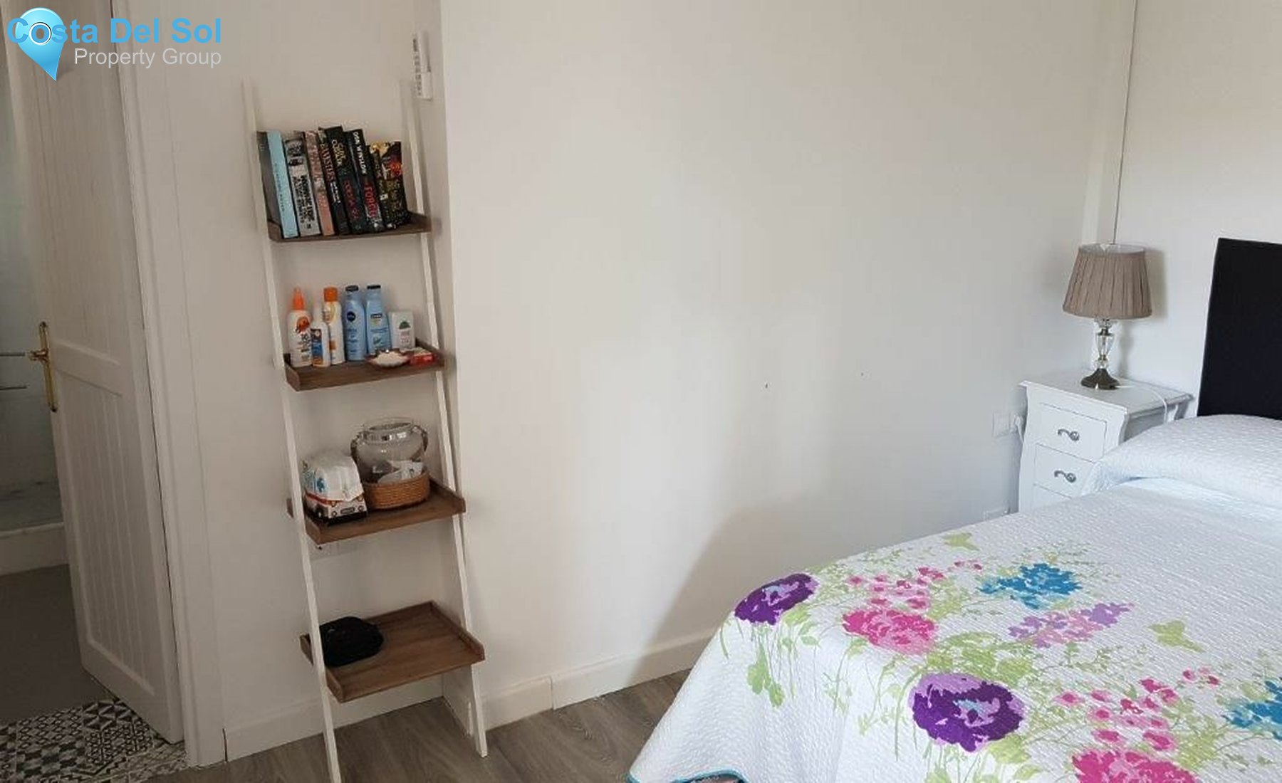 Middle Floor Apartment in Puerto de Cabopino-1136671