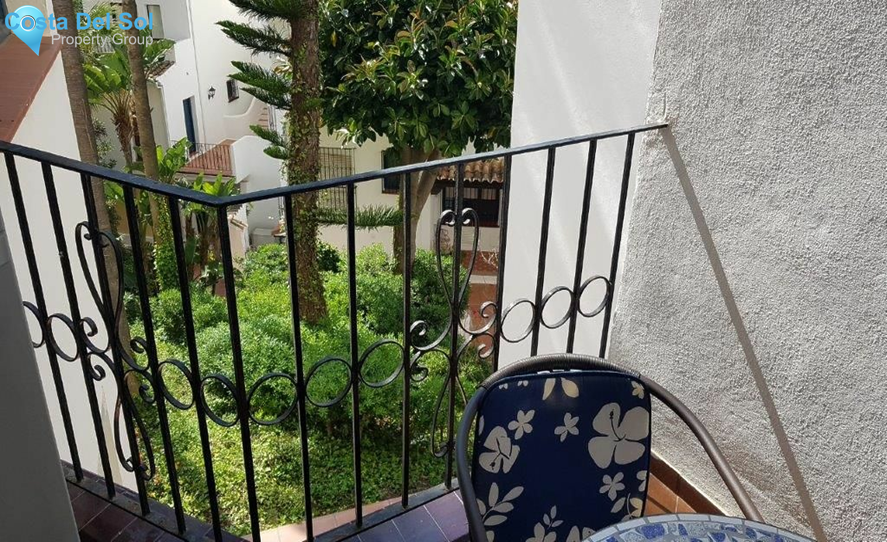 Middle Floor Apartment in Puerto de Cabopino-1136674