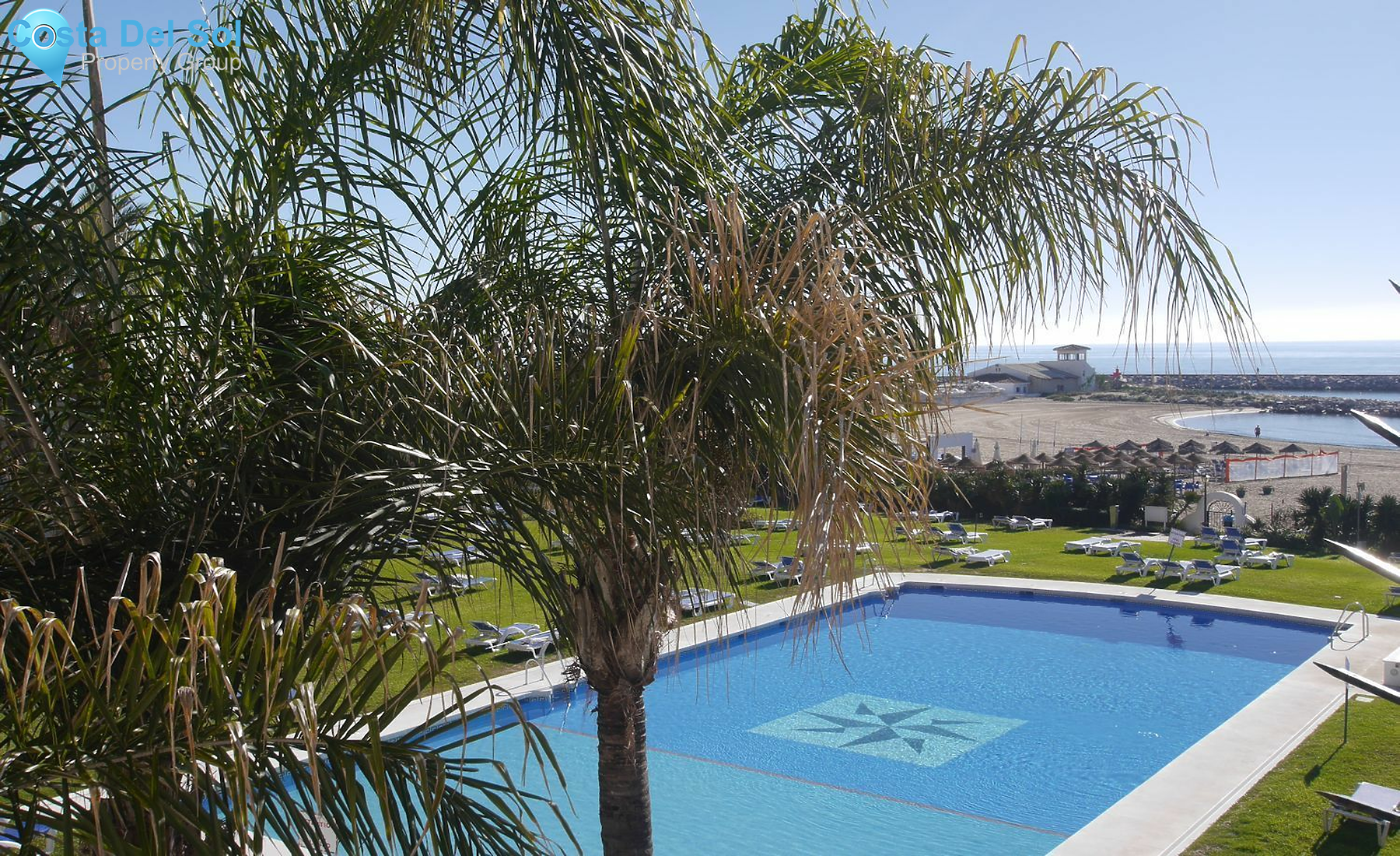 Middle Floor Apartment in Puerto de Cabopino-1158099