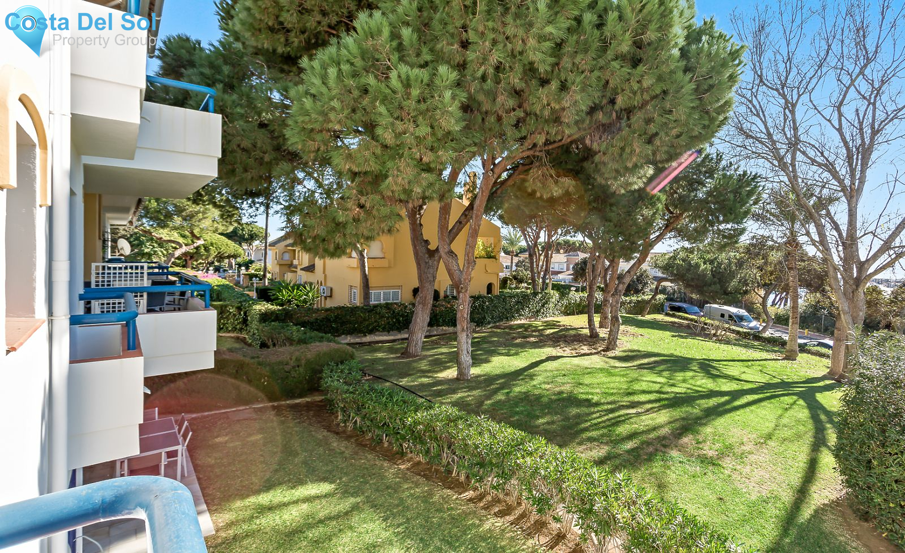 Middle Floor Apartment in Puerto de Cabopino-1206049