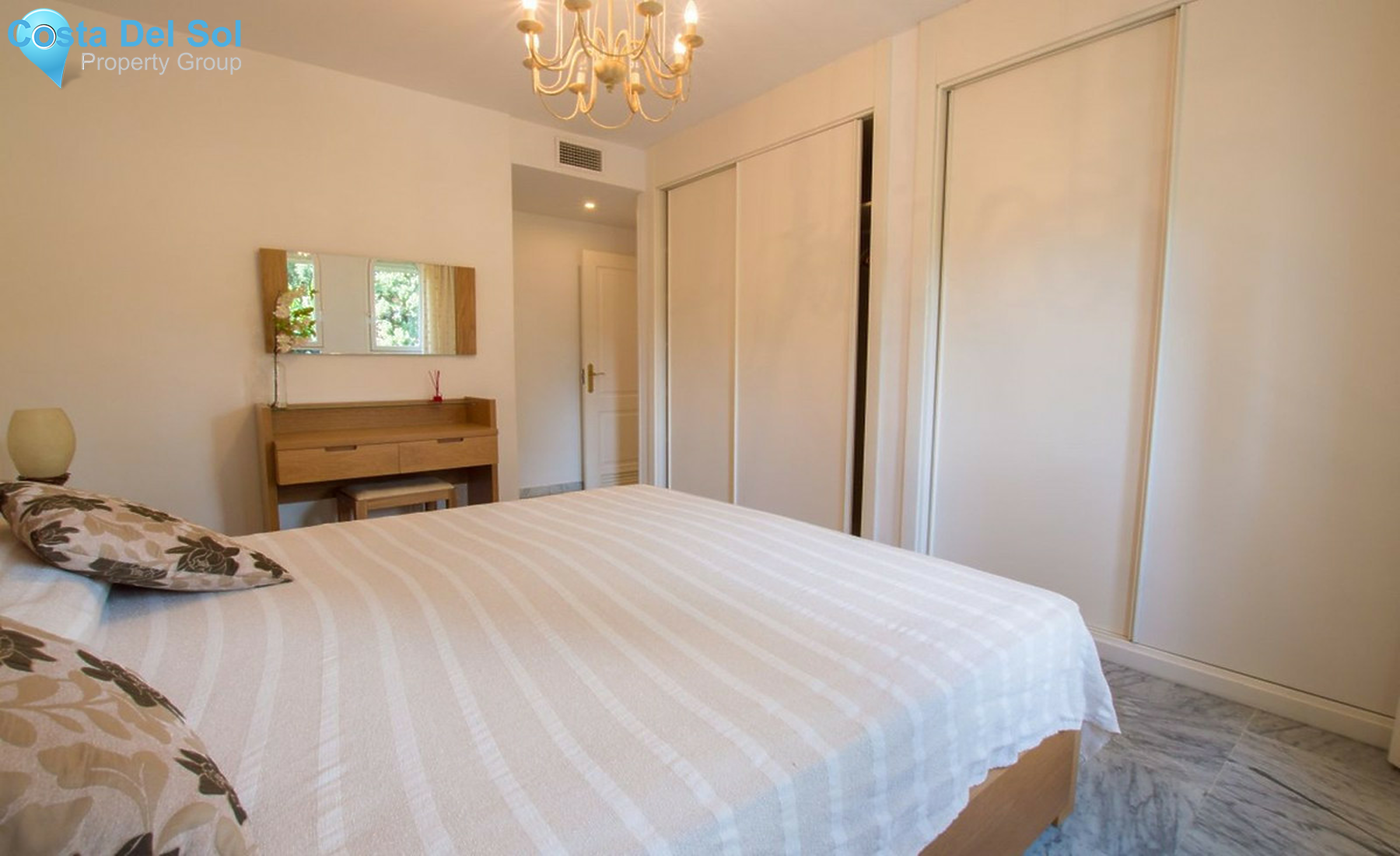 Middle Floor Apartment in San Pedro de Alcántara-1541475