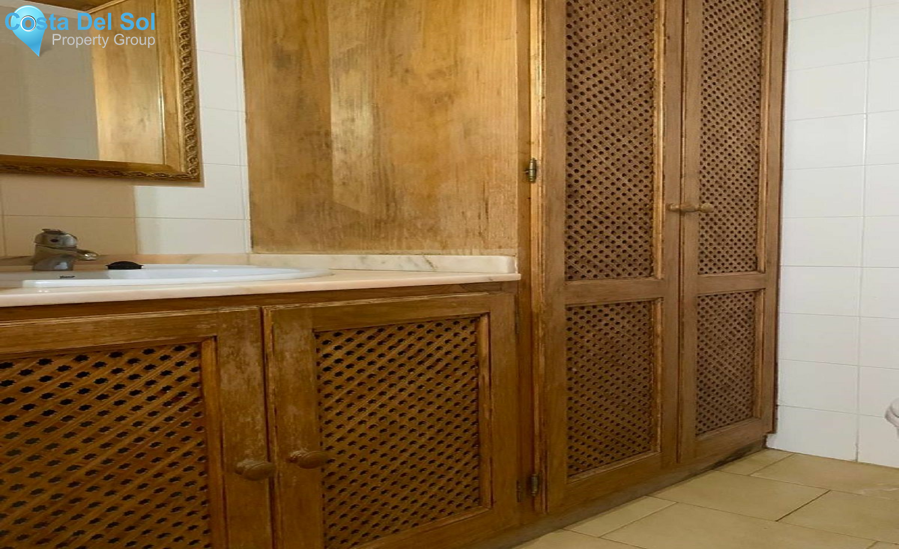 Middle Floor Apartment in San Pedro de Alcántara-1131396