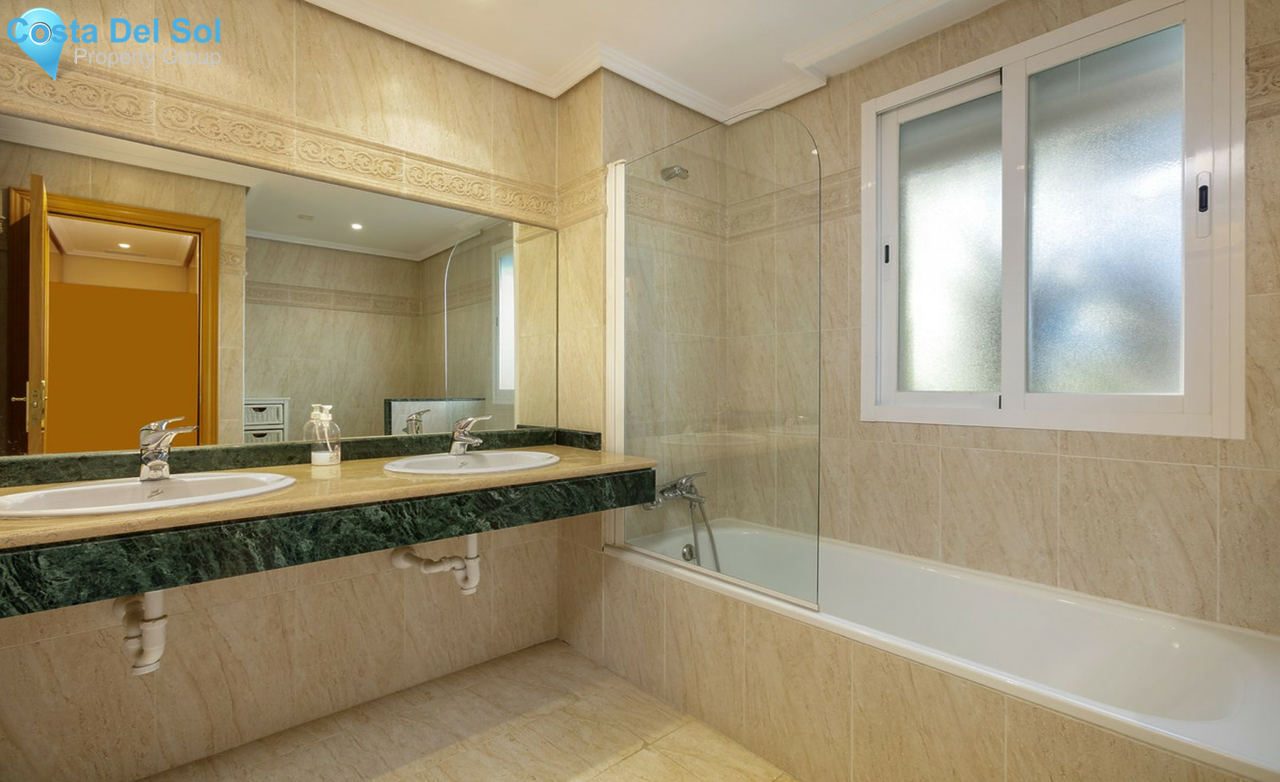 Middle Floor Apartment in Selwo-1434809