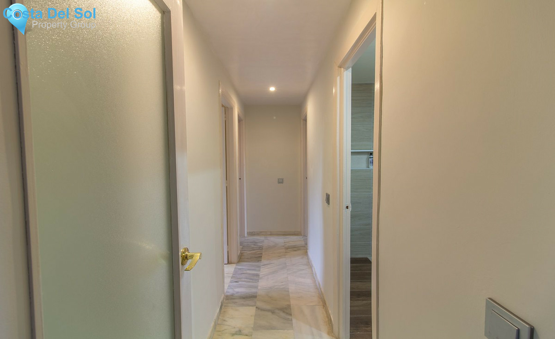 Middle Floor Apartment in Selwo-1501971