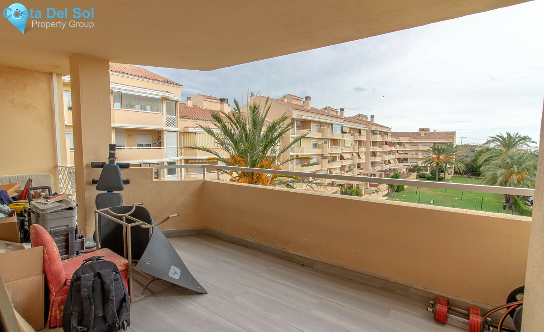 Middle Floor Apartment in Selwo-1501969