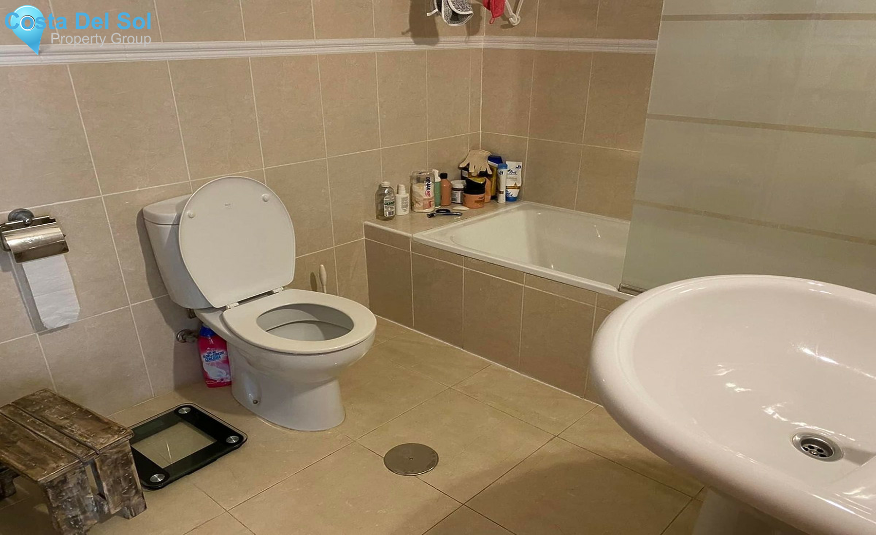 Middle Floor Apartment in Selwo-1536315