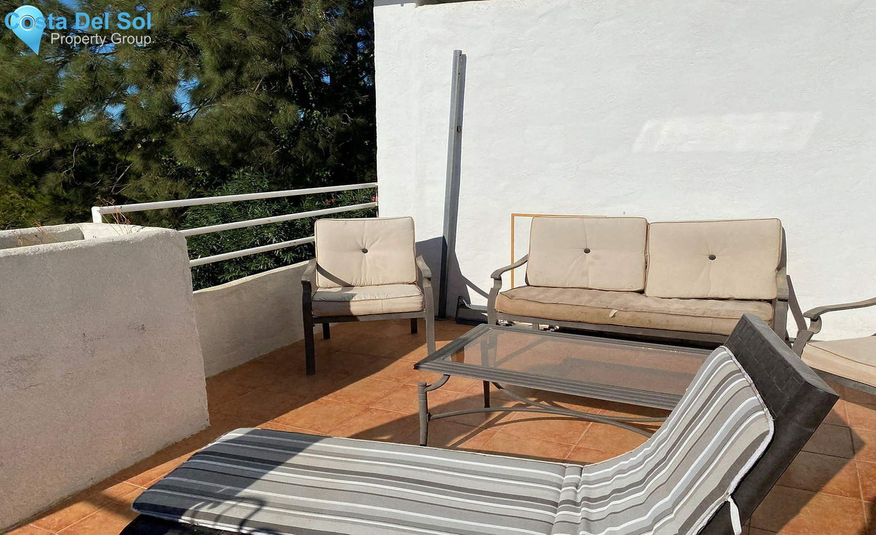 Middle Floor Apartment in Selwo-1536304