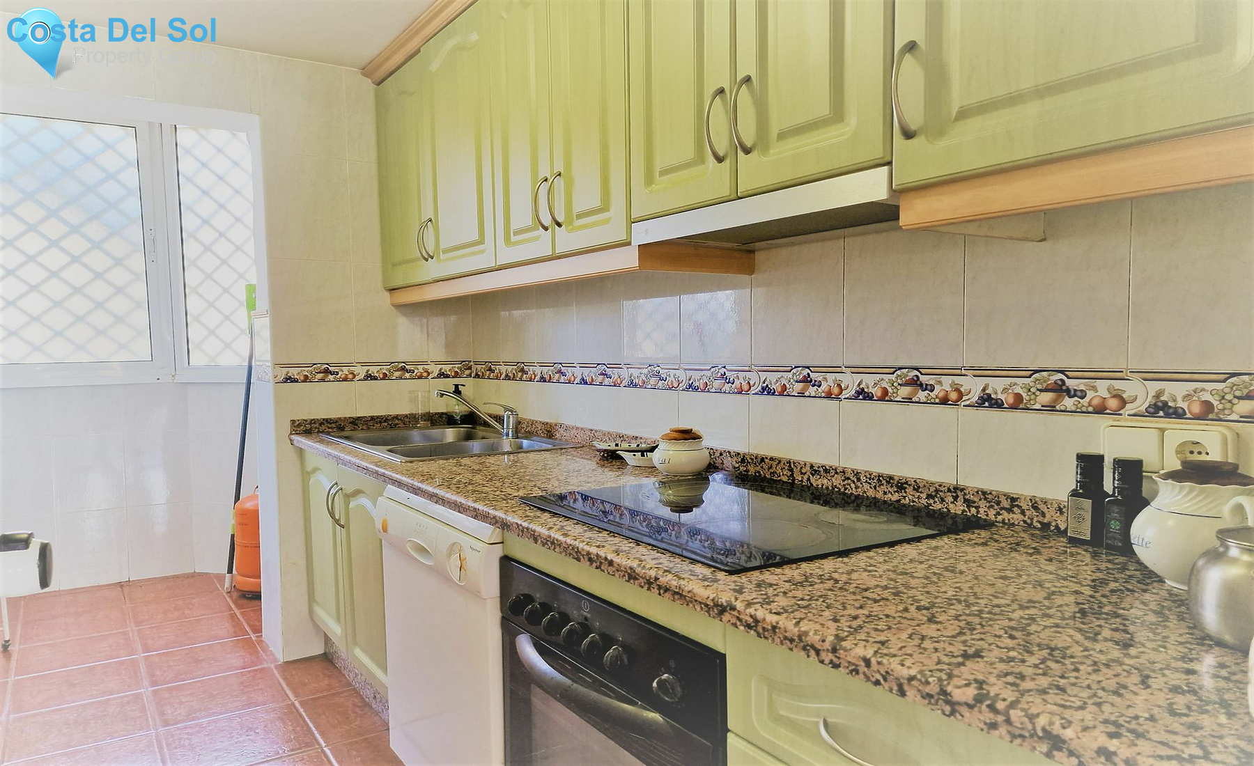 Middle Floor Apartment in Selwo-1465321