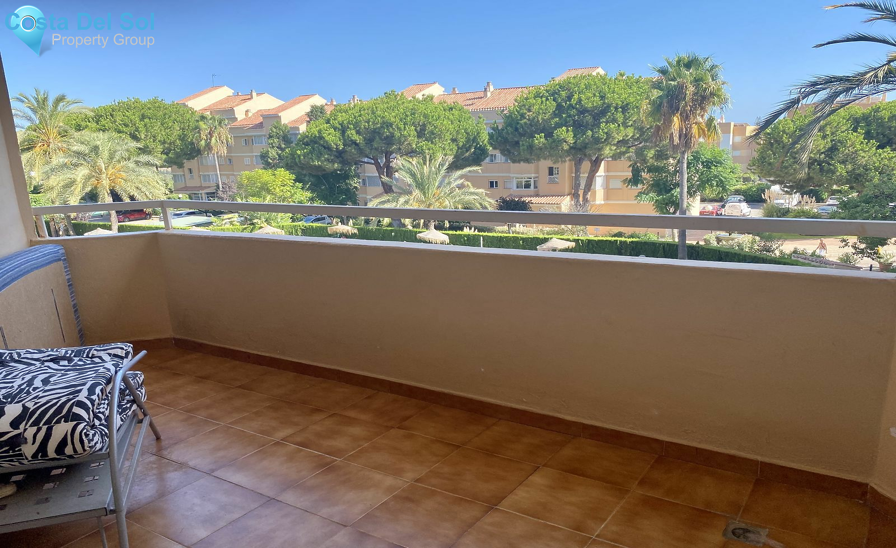 Middle Floor Apartment in Selwo-1469070