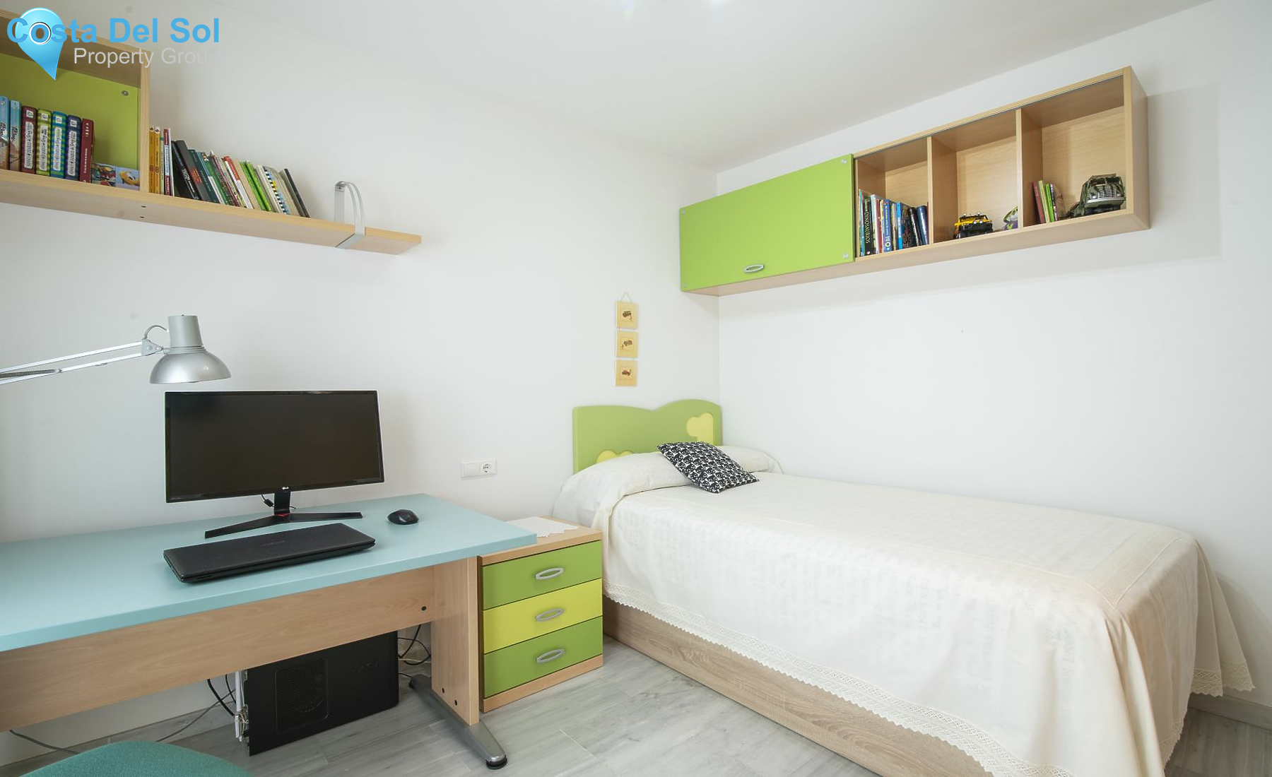 Middle Floor Apartment in Teatinos-1227507