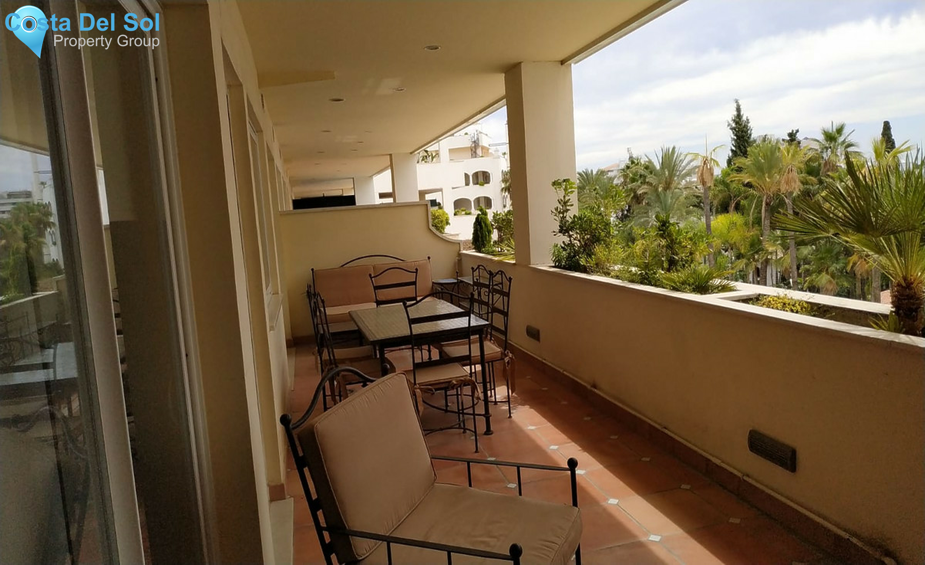 Middle Floor Apartment in The Golden Mile-1332696