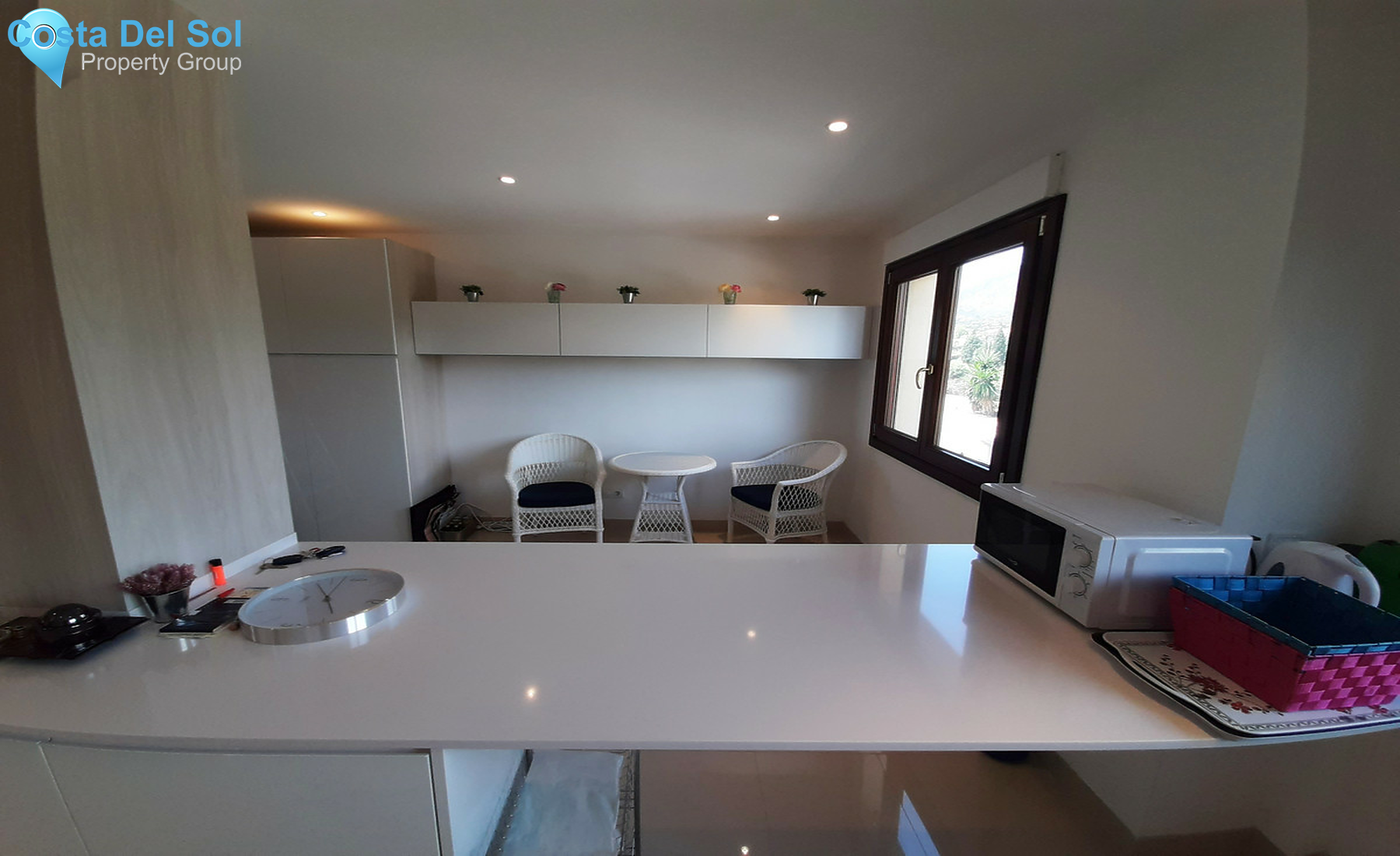 Middle Floor Apartment in The Golden Mile-1348814