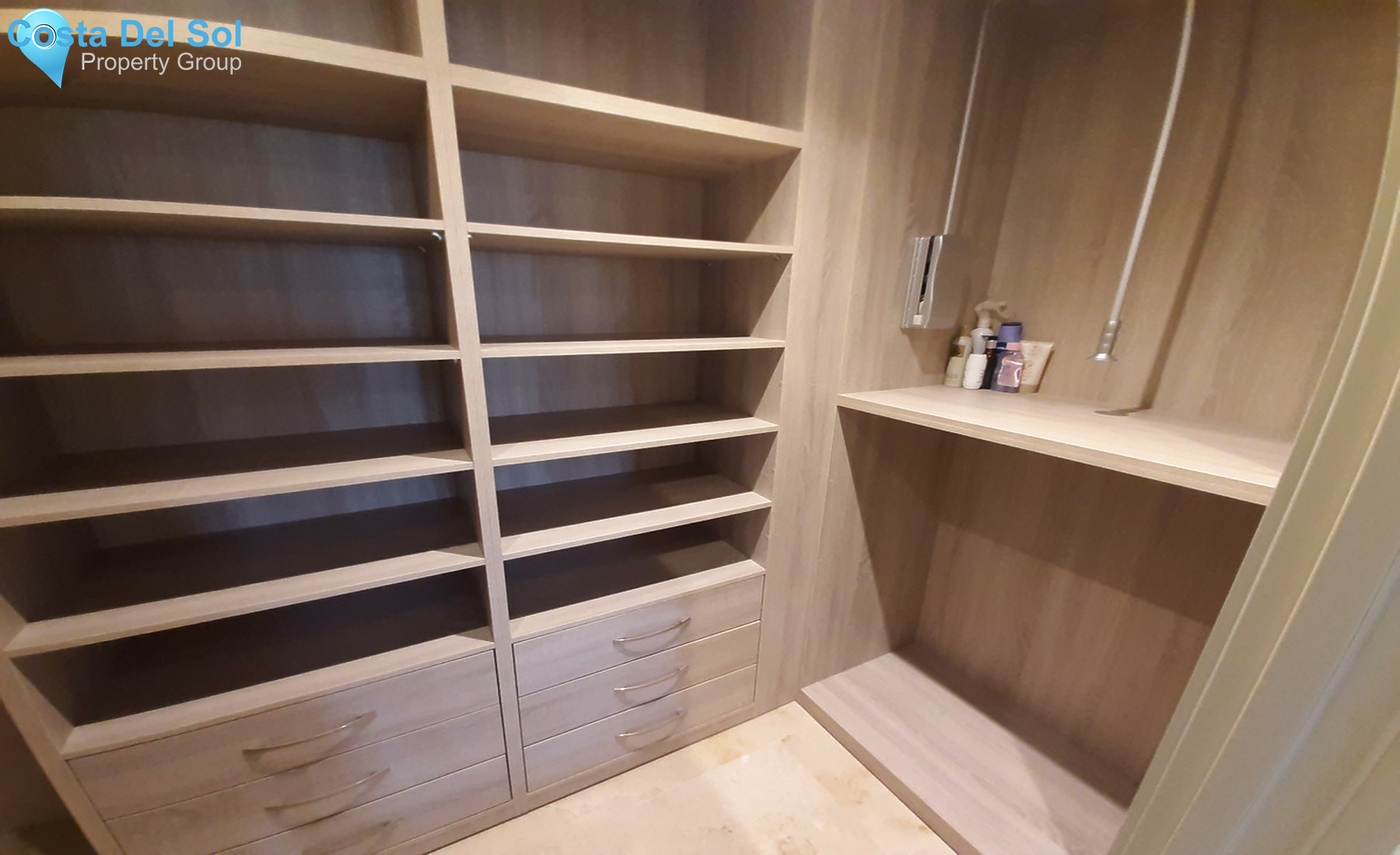 Middle Floor Apartment in The Golden Mile-1348818