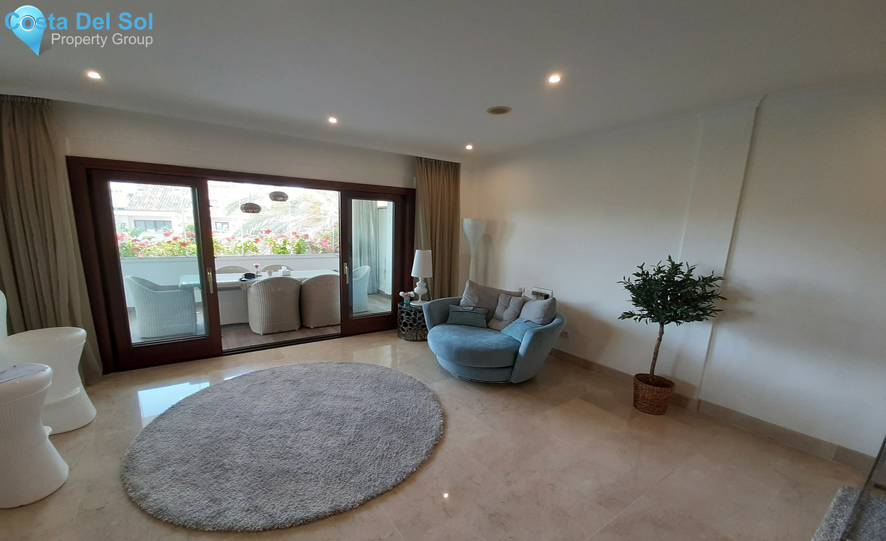 Middle Floor Apartment in The Golden Mile-1348810