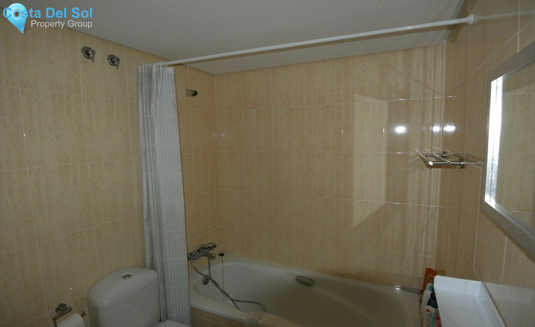 Middle Floor Apartment in The Golden Mile-1382211