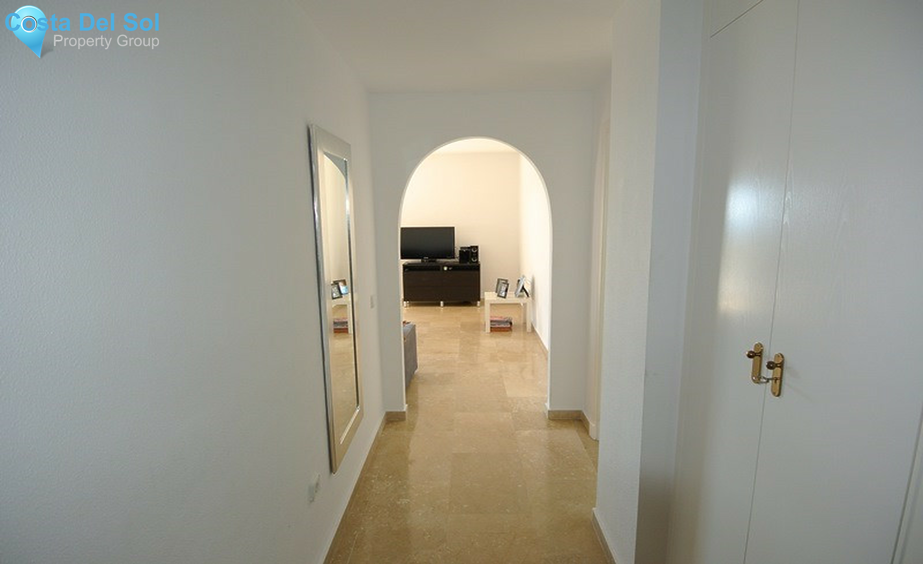 Middle Floor Apartment in The Golden Mile-1382212