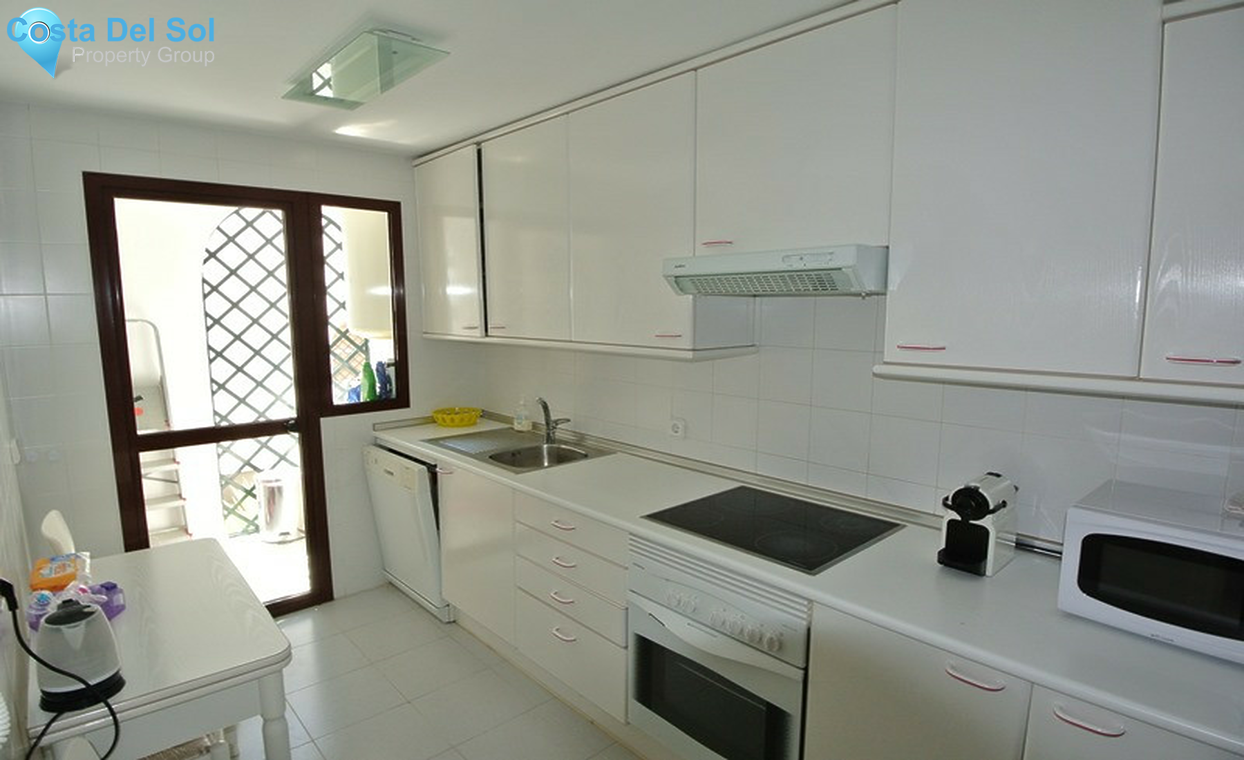 Middle Floor Apartment in The Golden Mile-1382206