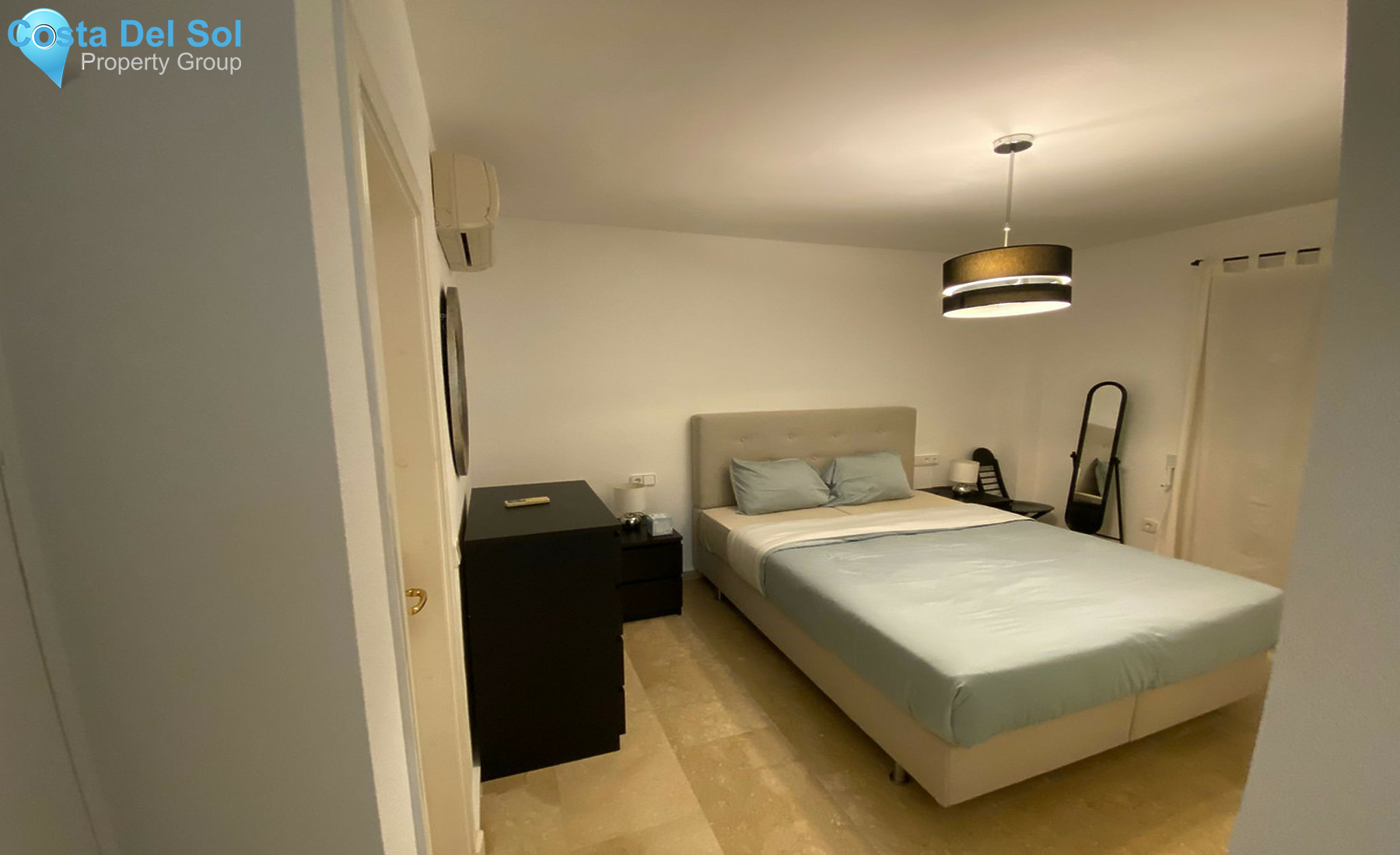 Middle Floor Apartment in The Golden Mile-1382207