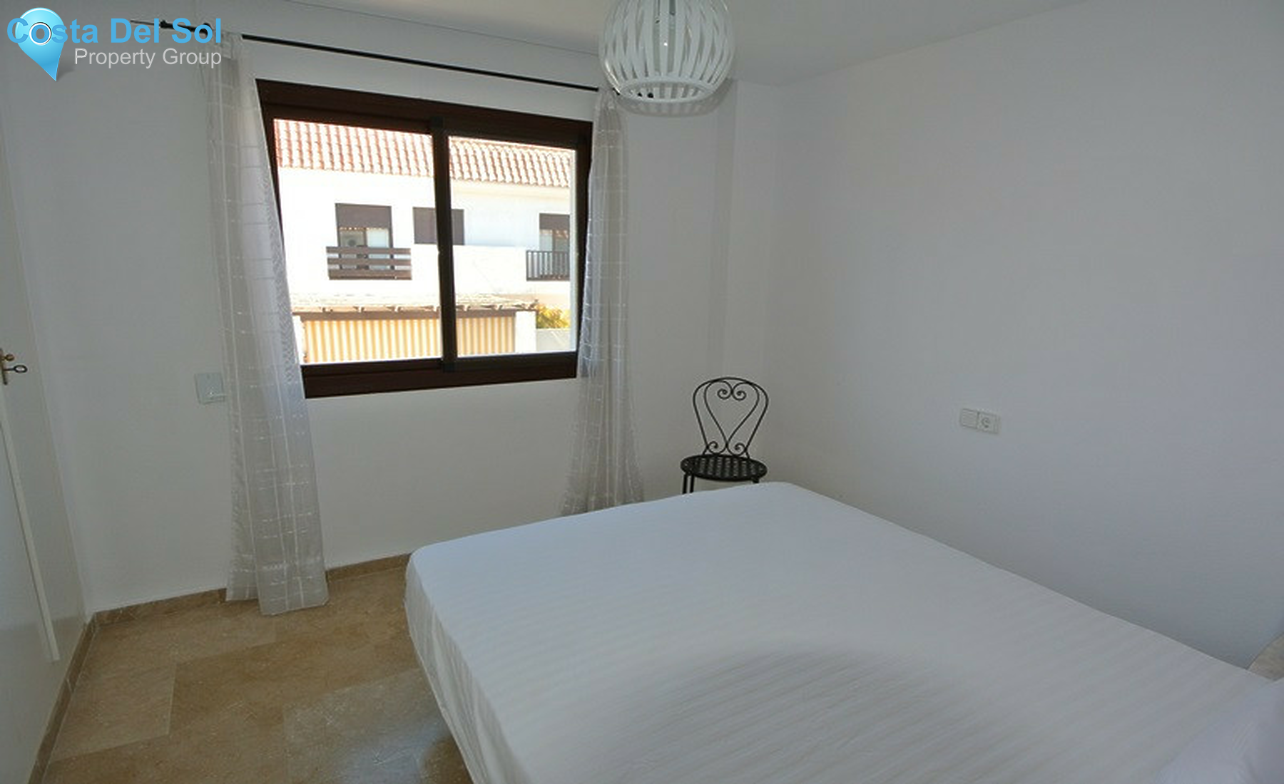 Middle Floor Apartment in The Golden Mile-1382209