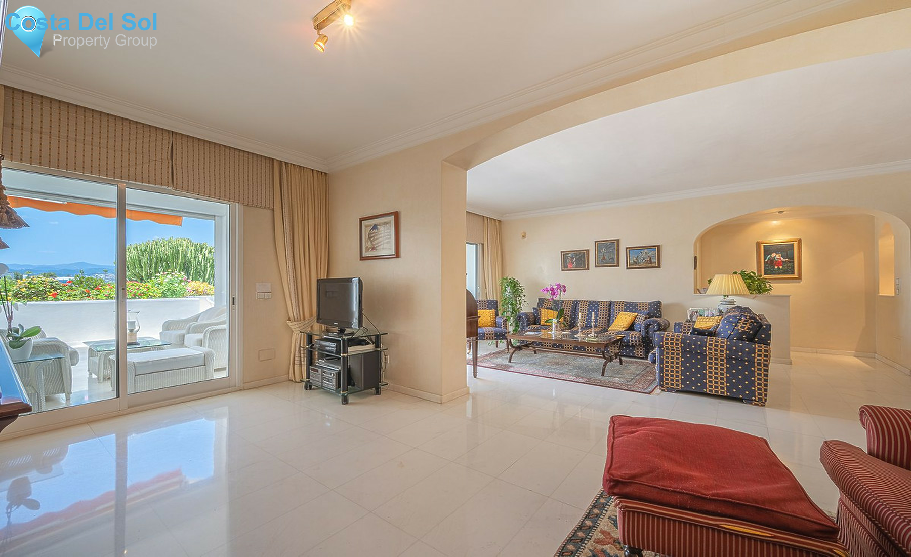 Middle Floor Apartment in The Golden Mile-1415335