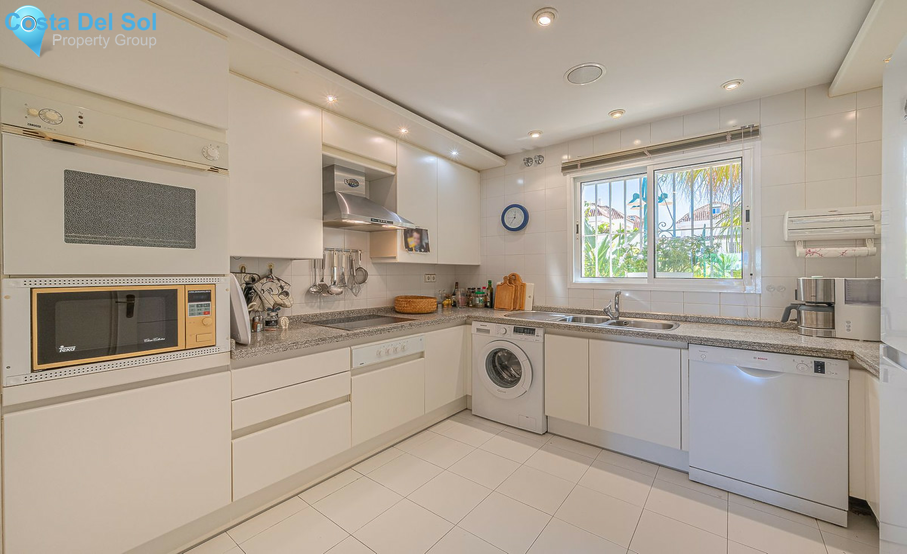 Middle Floor Apartment in The Golden Mile-1415342