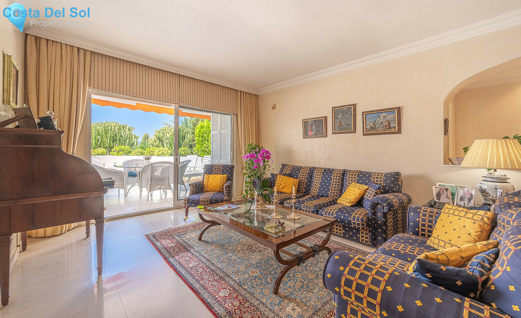 Middle Floor Apartment in The Golden Mile-1415333