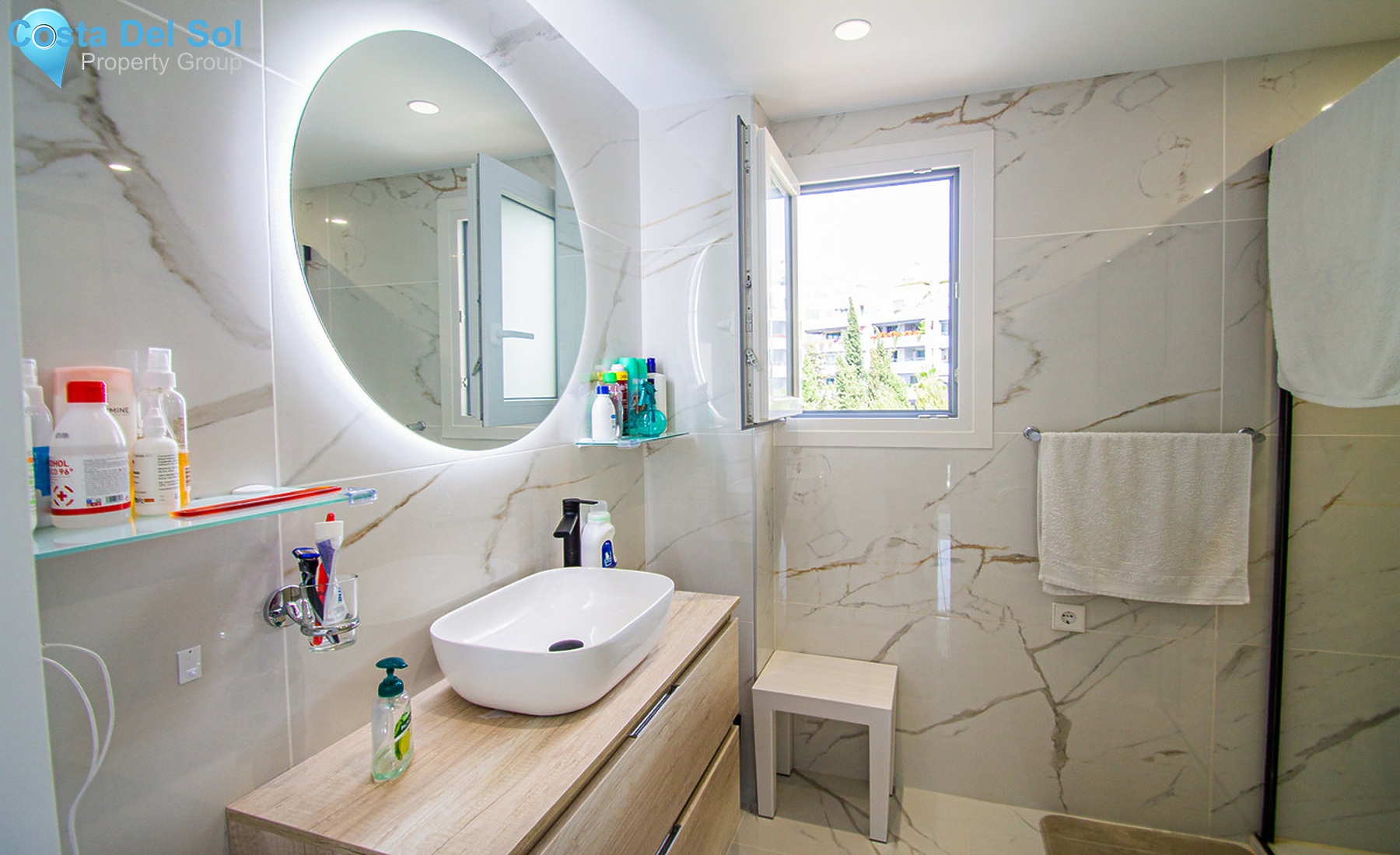 Middle Floor Apartment in The Golden Mile-1461033