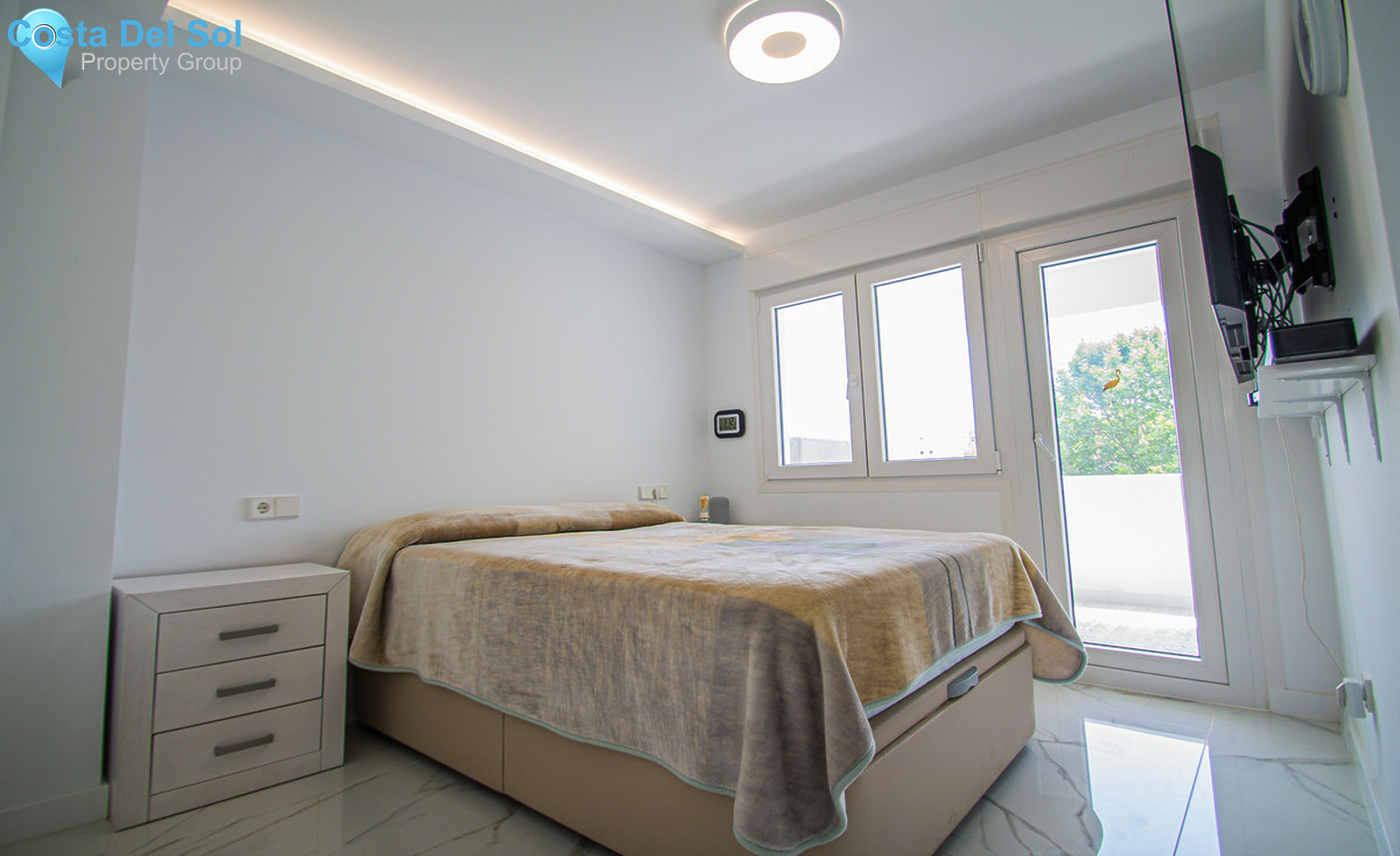 Middle Floor Apartment in The Golden Mile-1461039