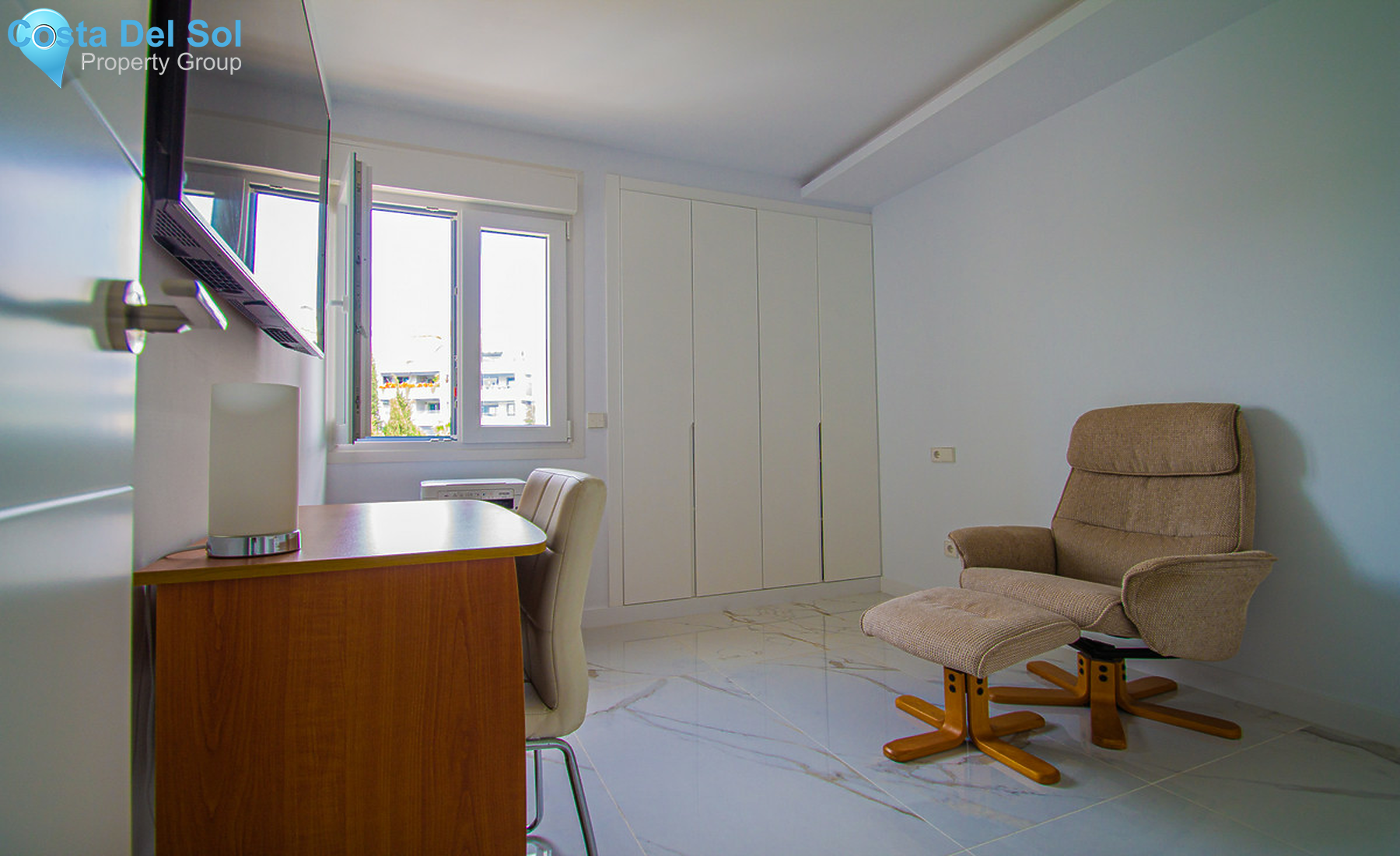 Middle Floor Apartment in The Golden Mile-1461027