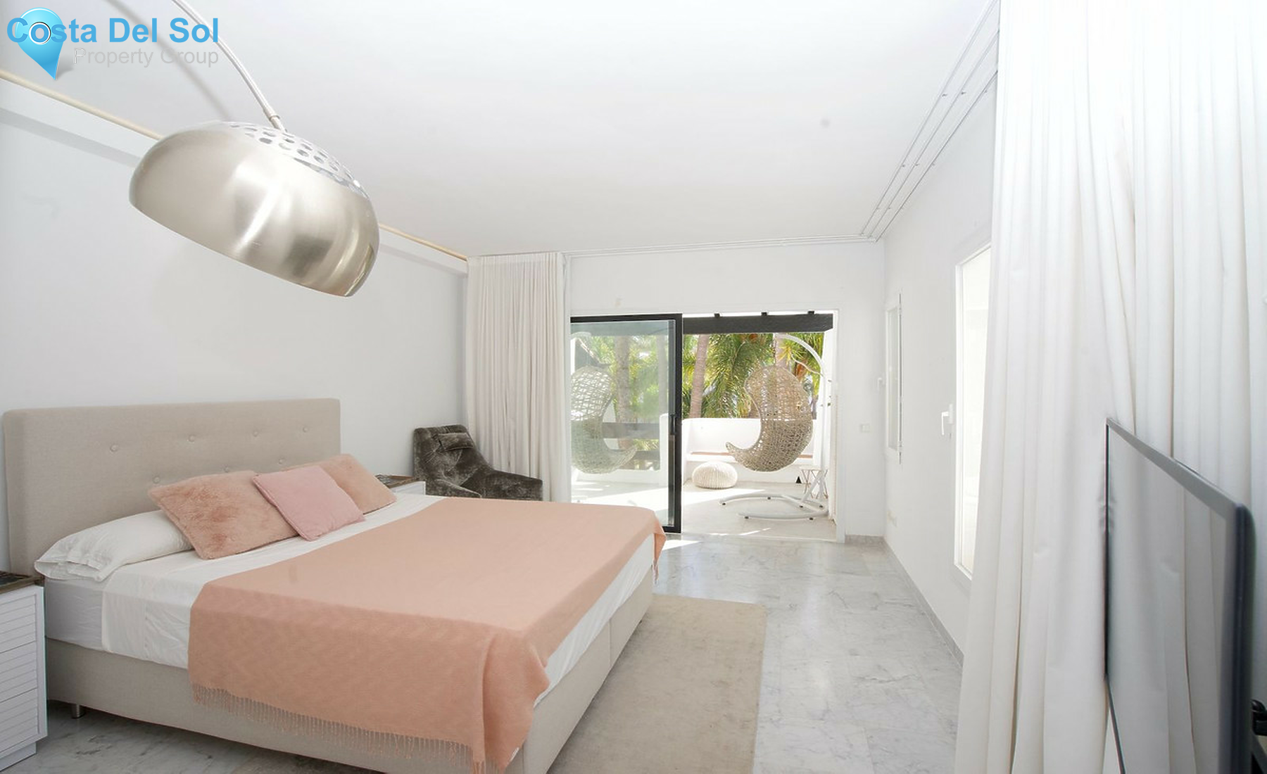 Middle Floor Apartment in The Golden Mile-1527501