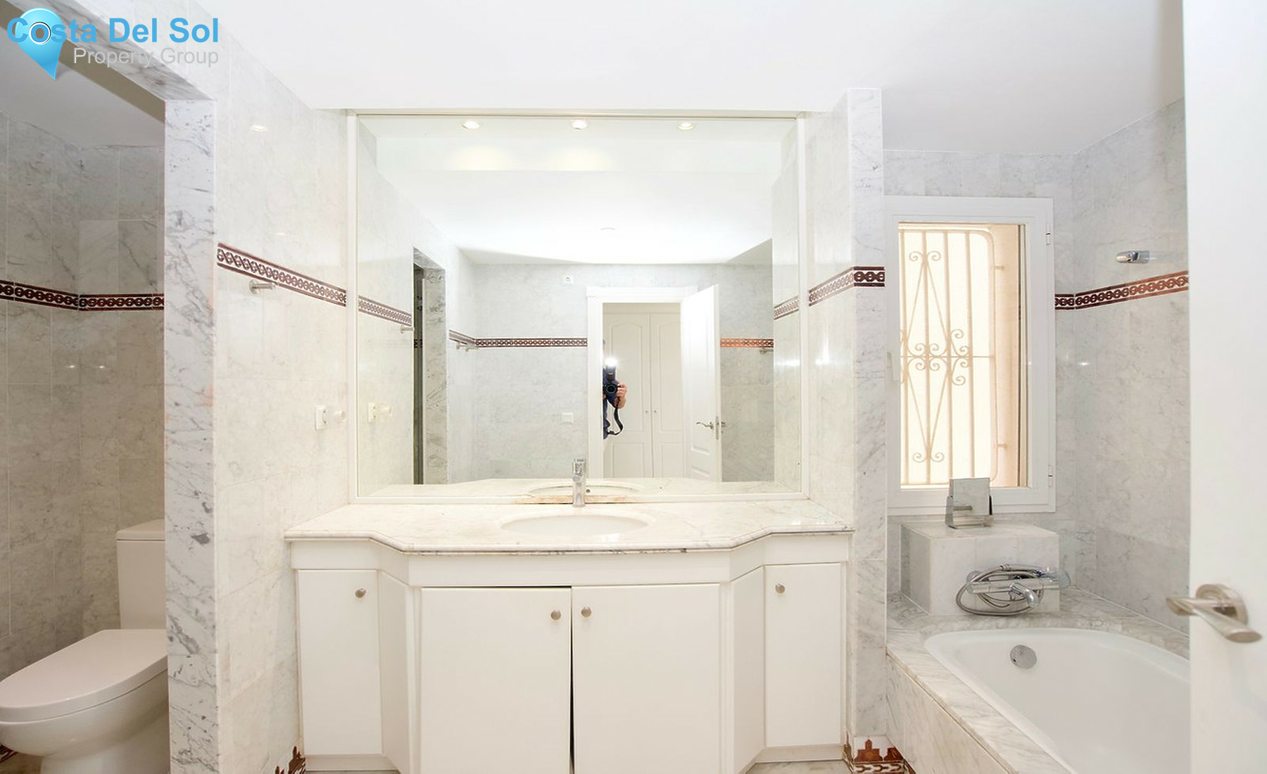 Middle Floor Apartment in The Golden Mile-1527502