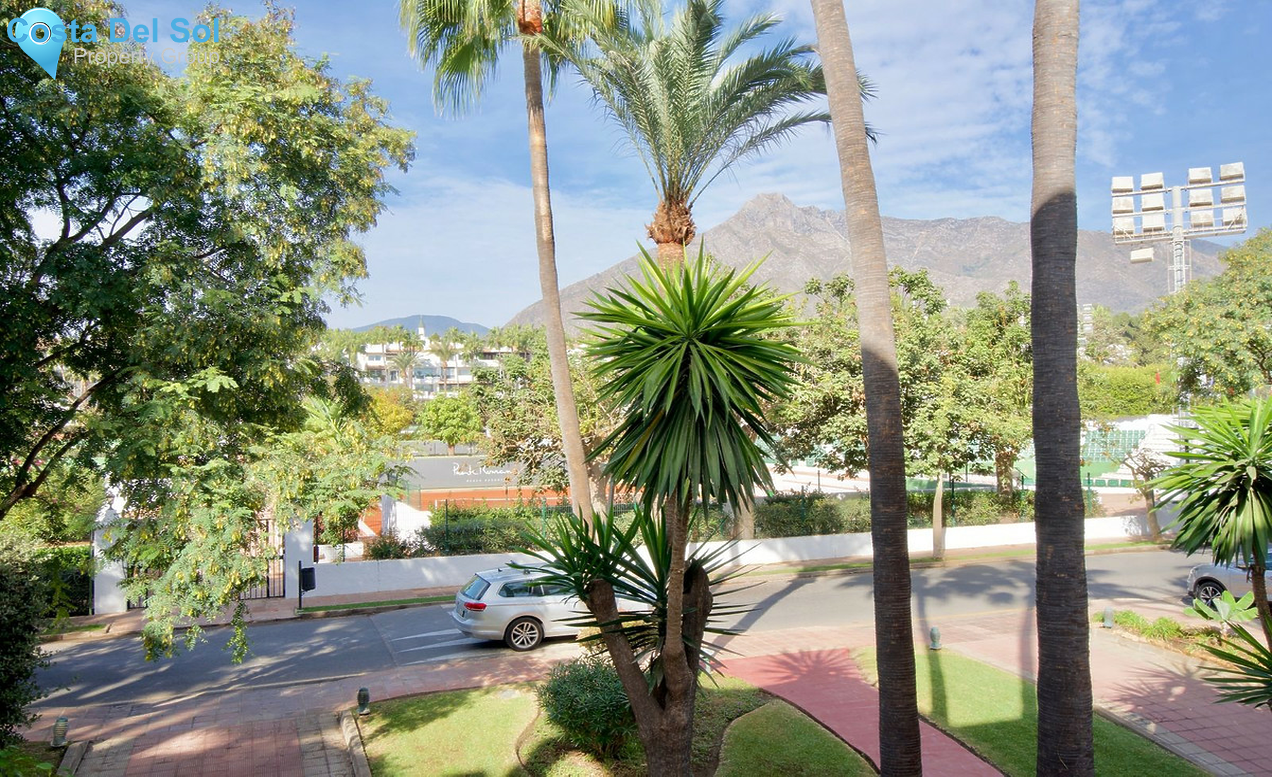 Middle Floor Apartment in The Golden Mile-1527496