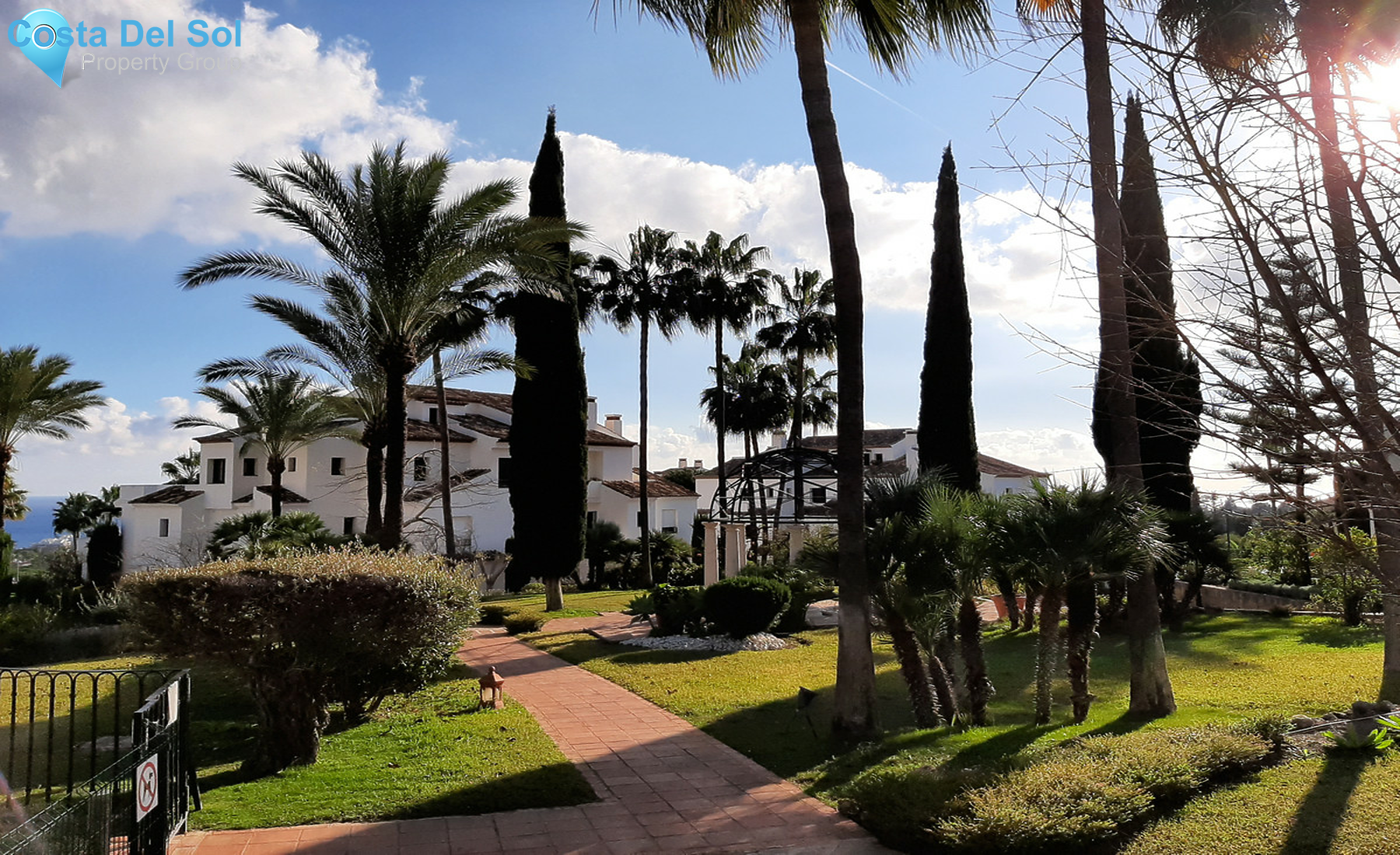 Middle Floor Apartment in The Golden Mile-1556845