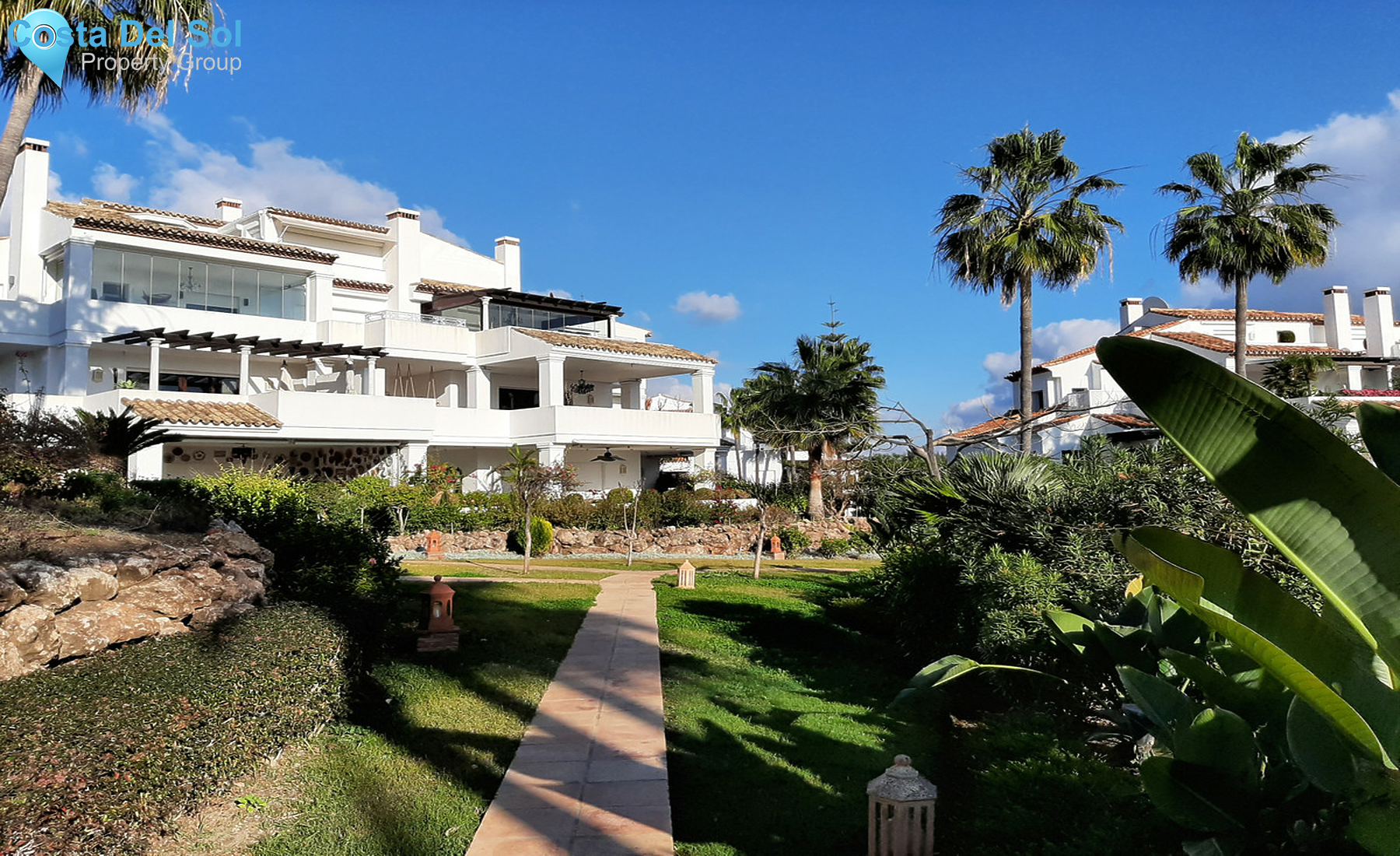 Middle Floor Apartment in The Golden Mile-1556832