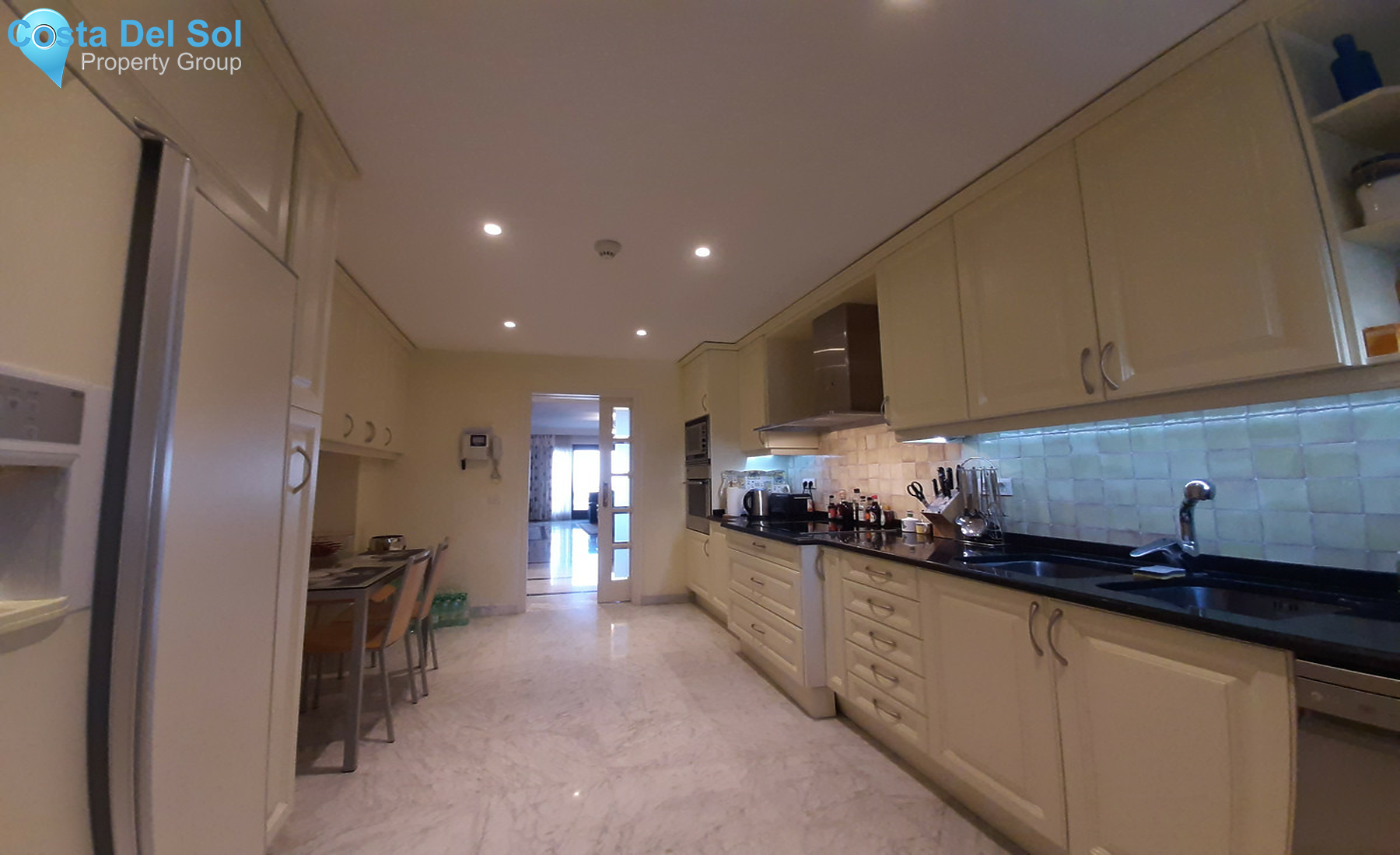 Middle Floor Apartment in The Golden Mile-1556836