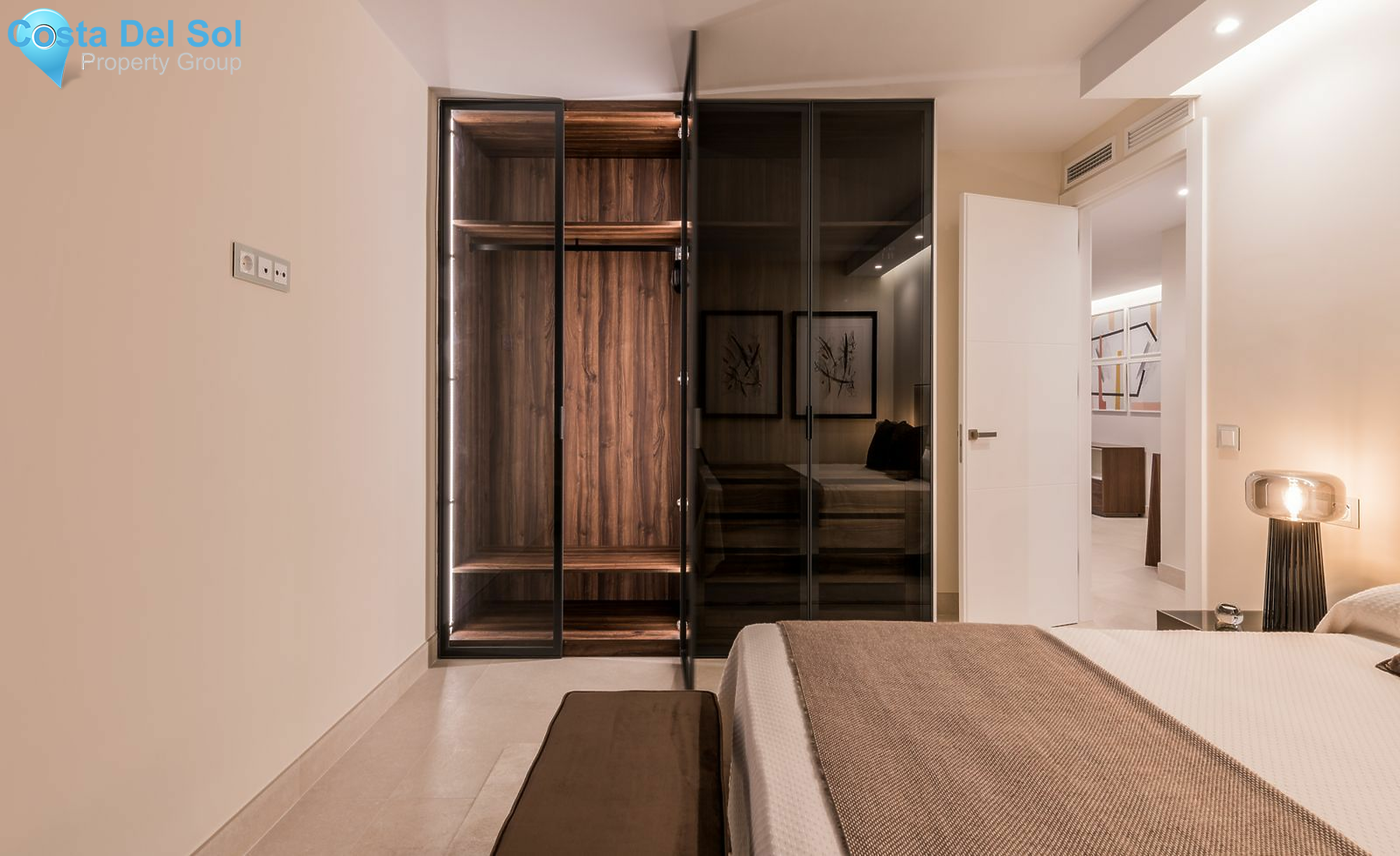 Middle Floor Apartment in The Golden Mile-1144576