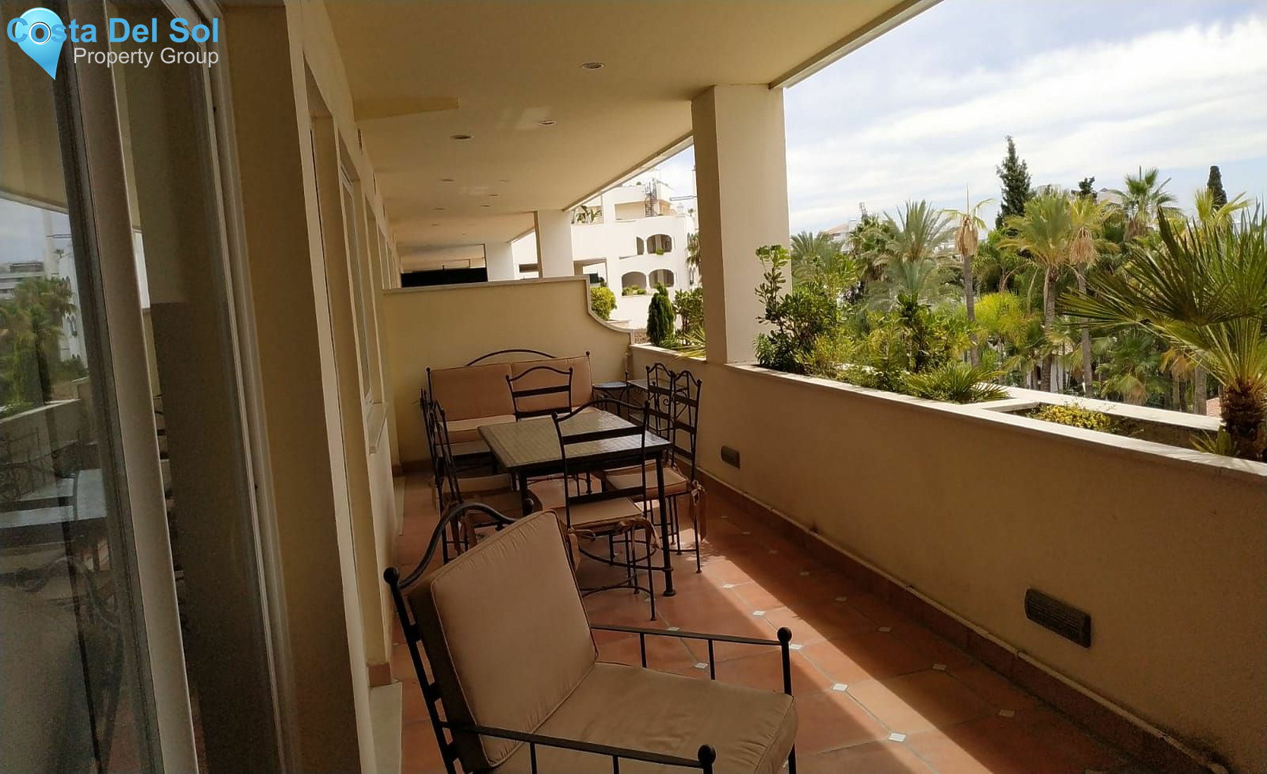 Middle Floor Apartment in The Golden Mile-1152149