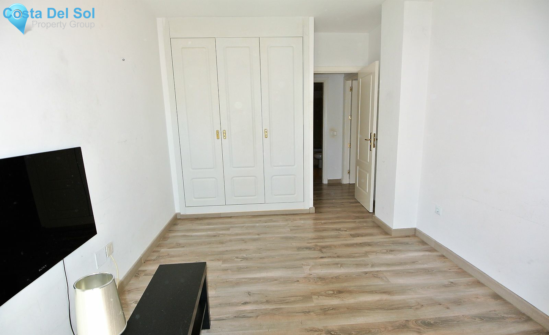 Middle Floor Apartment in The Golden Mile-1172332