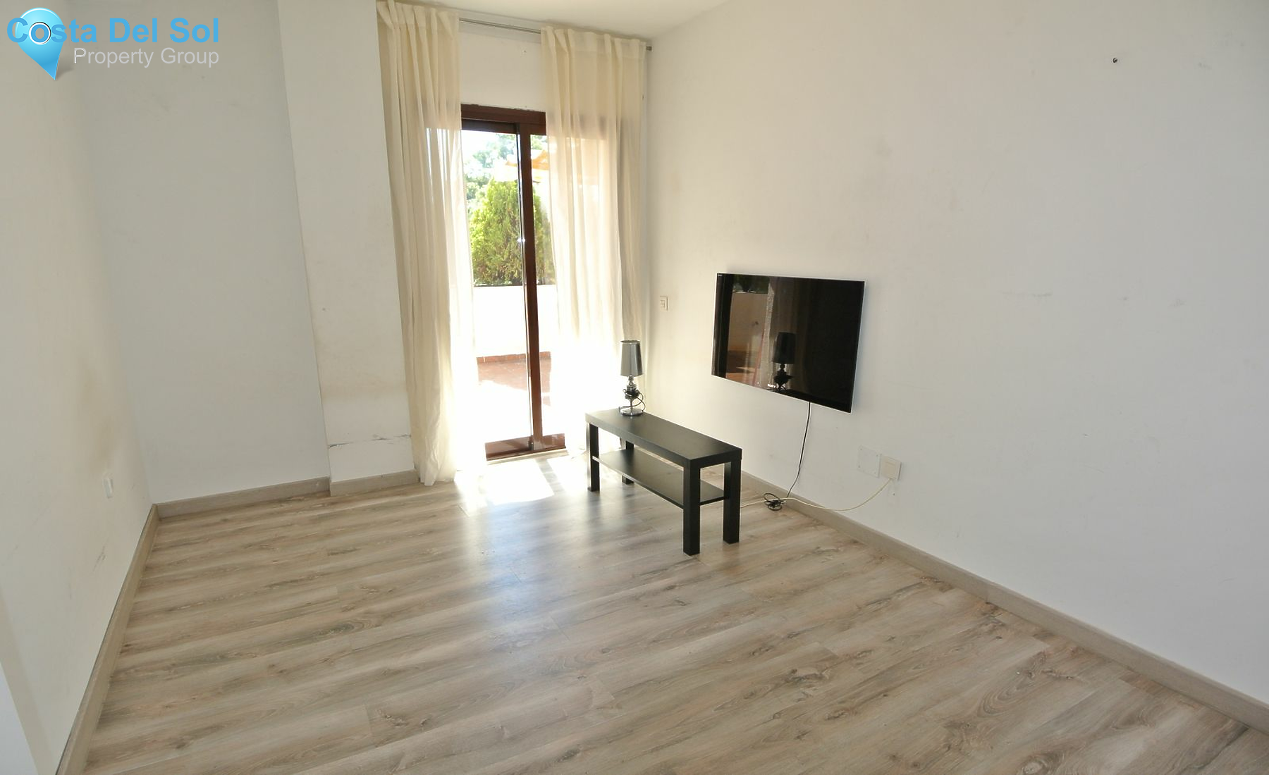 Middle Floor Apartment in The Golden Mile-1172333