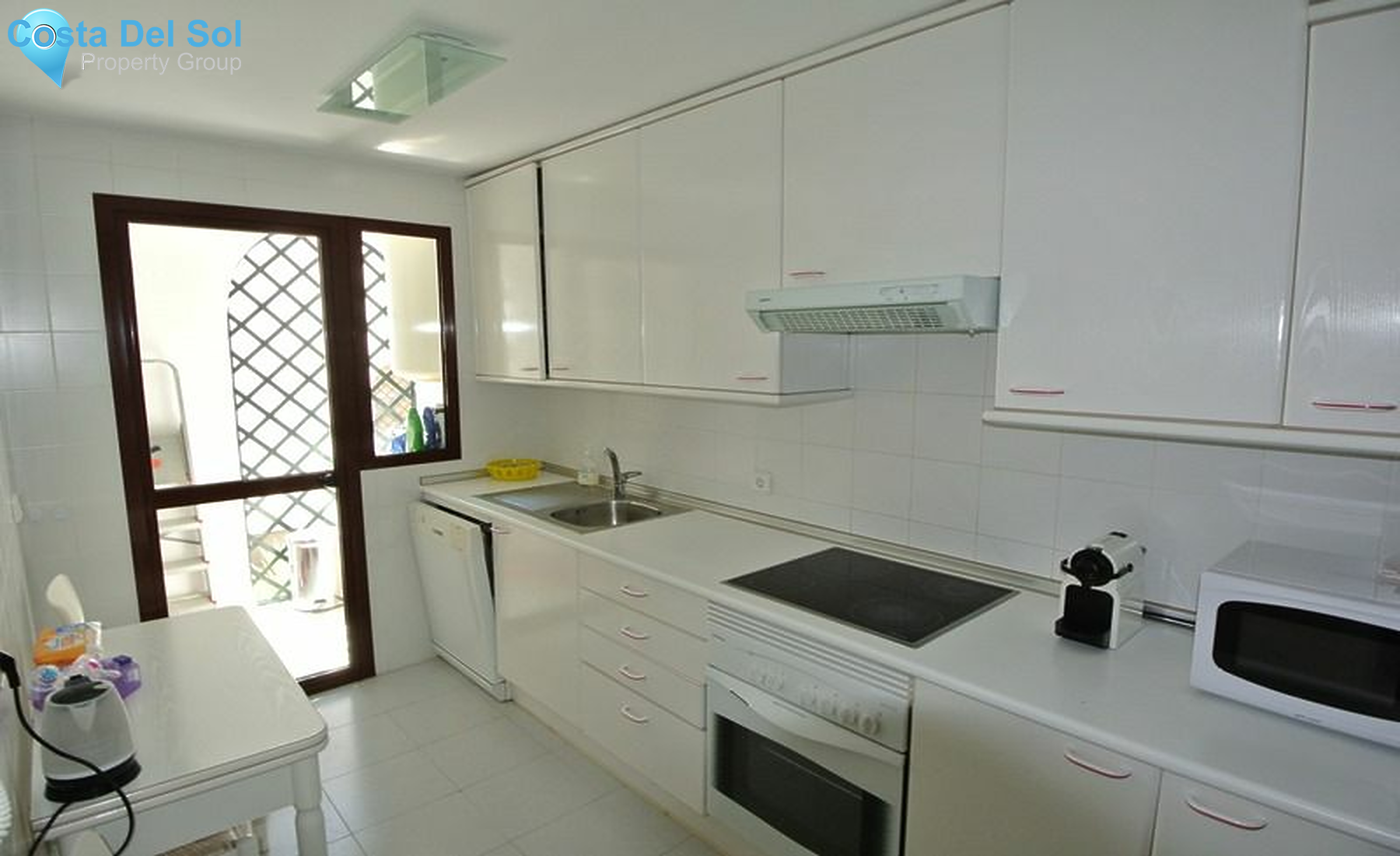 Middle Floor Apartment in The Golden Mile-1208482