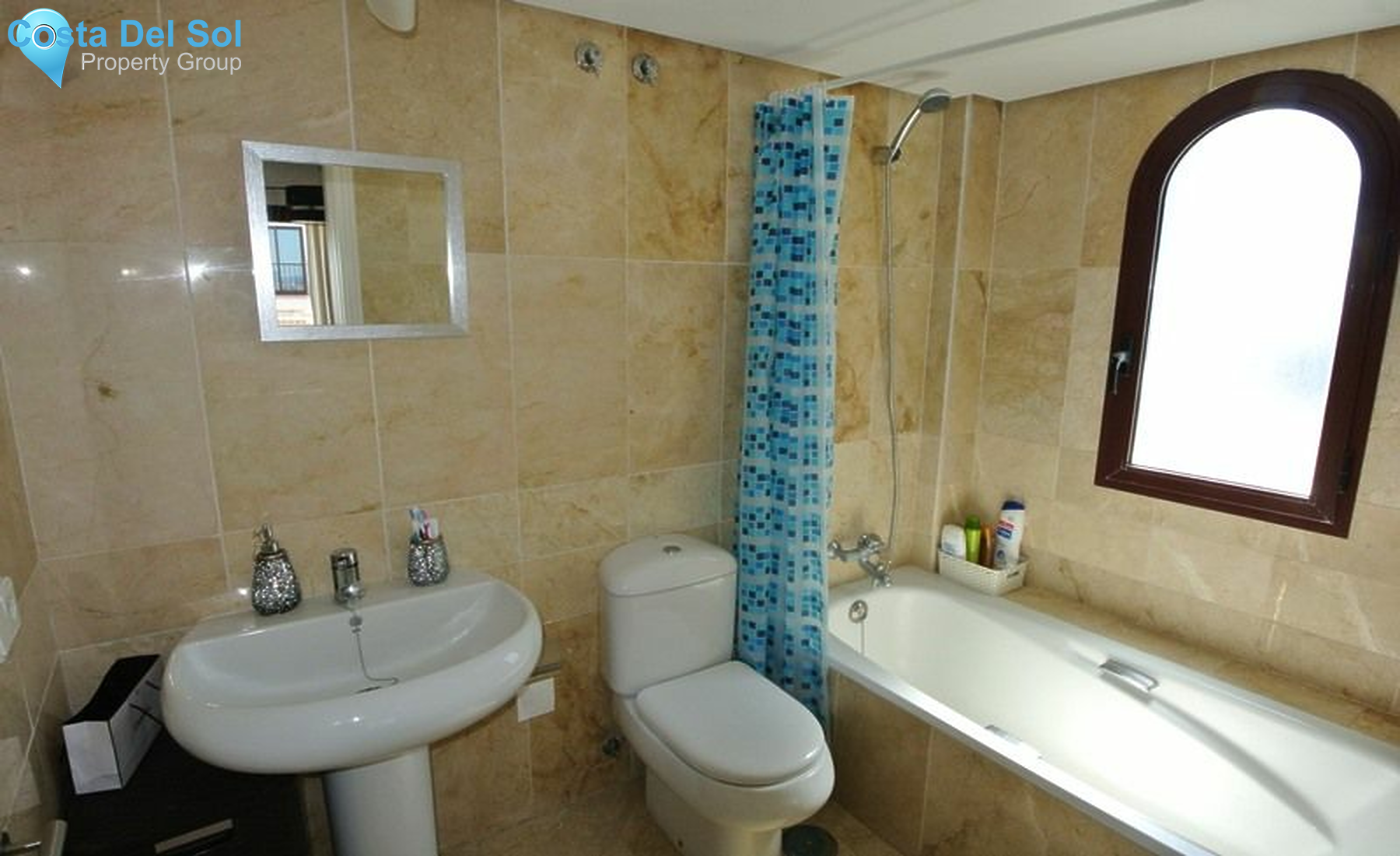 Middle Floor Apartment in The Golden Mile-1208484