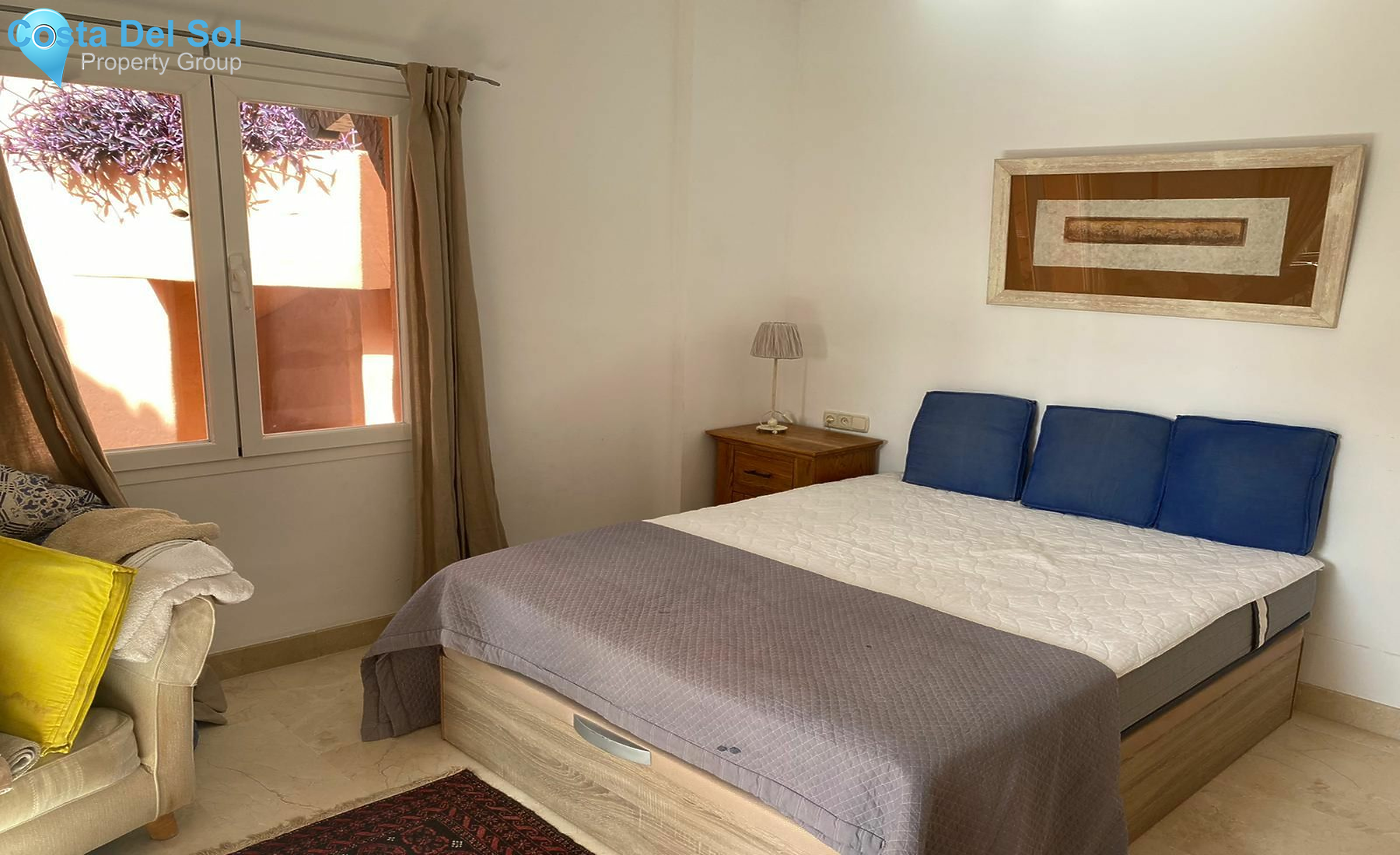 Middle Floor Apartment in The Golden Mile-1393179