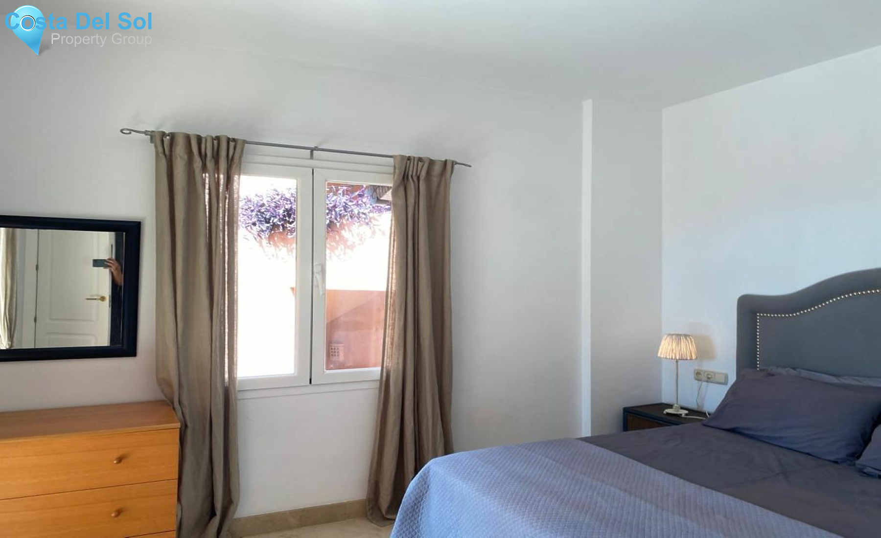 Middle Floor Apartment in The Golden Mile-1393182