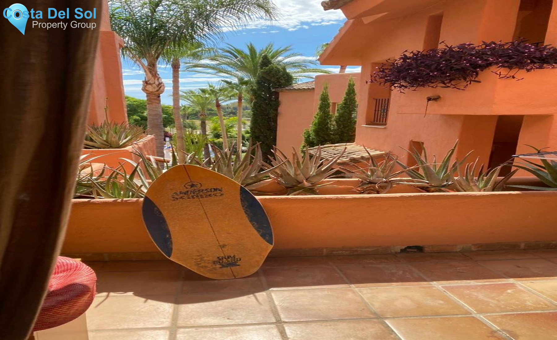 Middle Floor Apartment in The Golden Mile-1393183