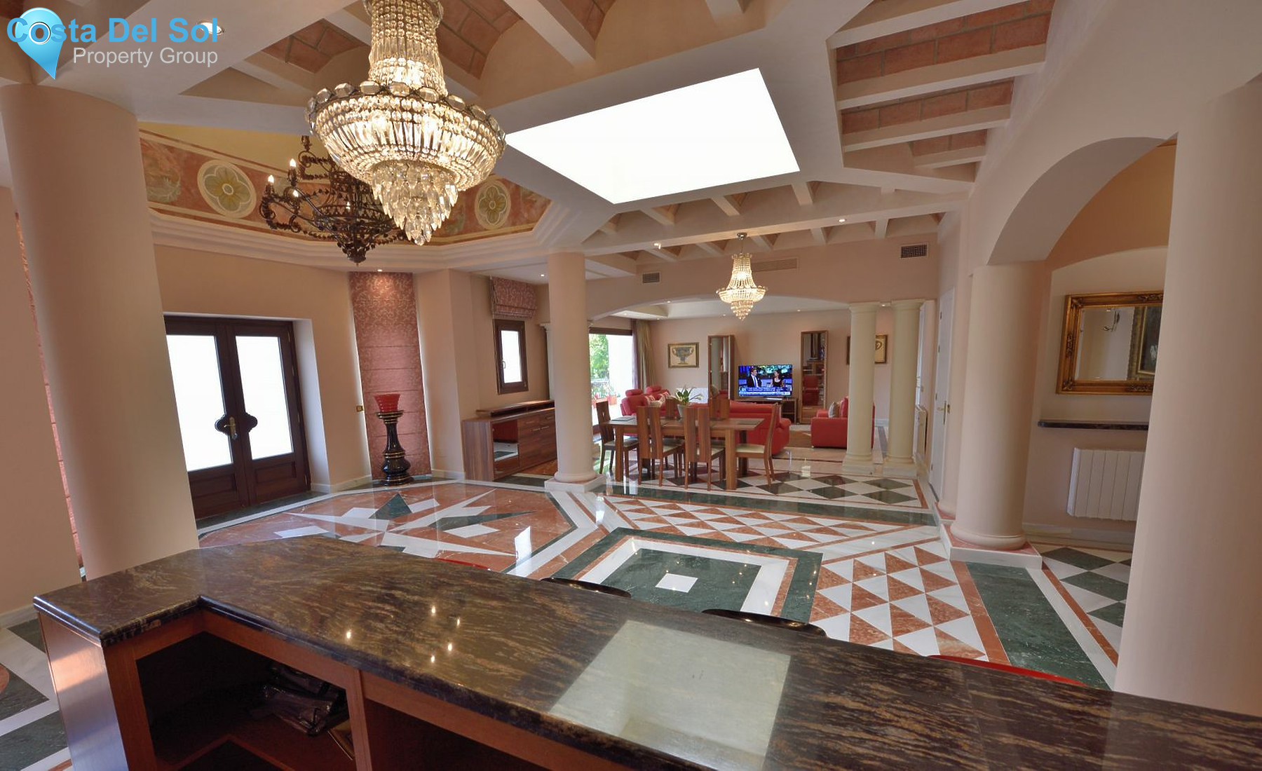 Middle Floor Apartment in The Golden Mile-1417464