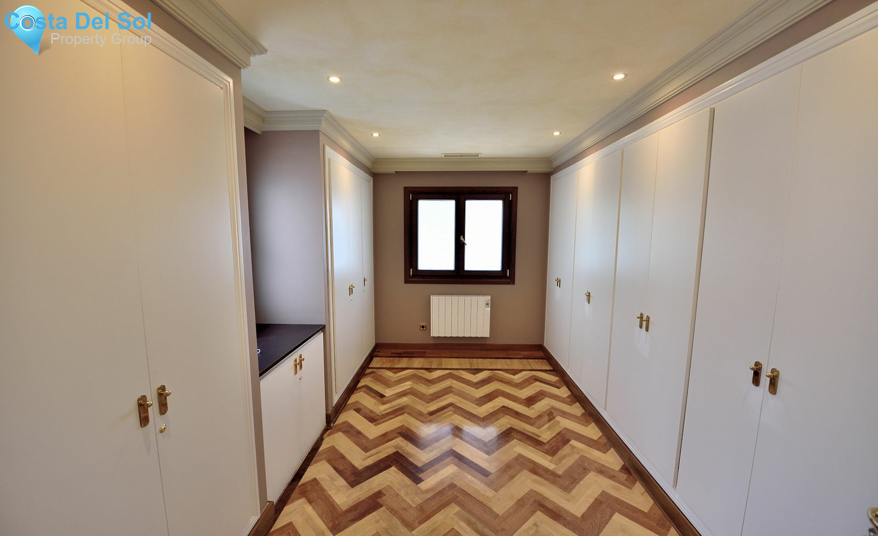 Middle Floor Apartment in The Golden Mile-1417474